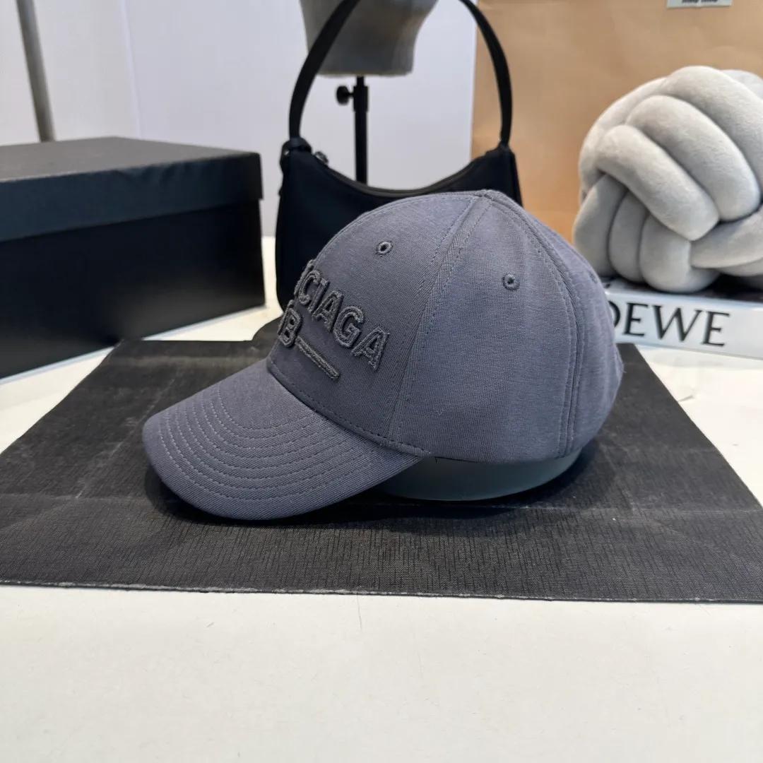 P60 Balenclaga new baseball cap, ready for delivery in seconds🧢Simple, fashionable, super invincible and beautiful hat! Couple style! Advantages of original items compared to other hats