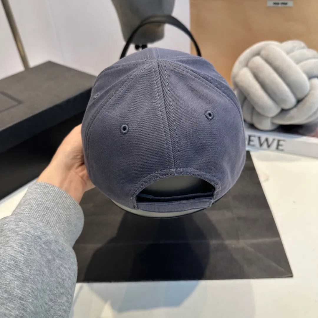 P60 Balenclaga new baseball cap, ready for delivery in seconds🧢Simple, fashionable, super invincible and beautiful hat! Couple style! Advantages of original items compared to other hats