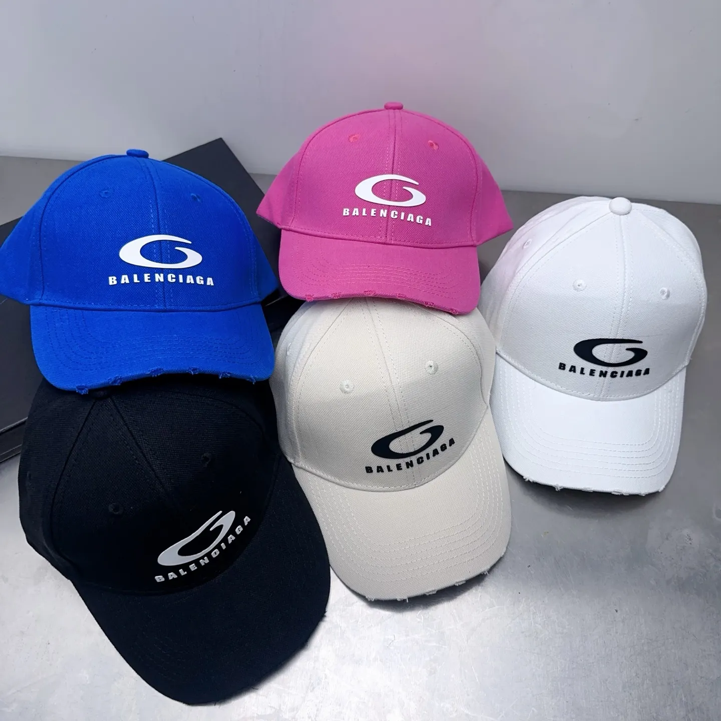 Welcome to inquire, hard top hole Balenciaga baseball cap