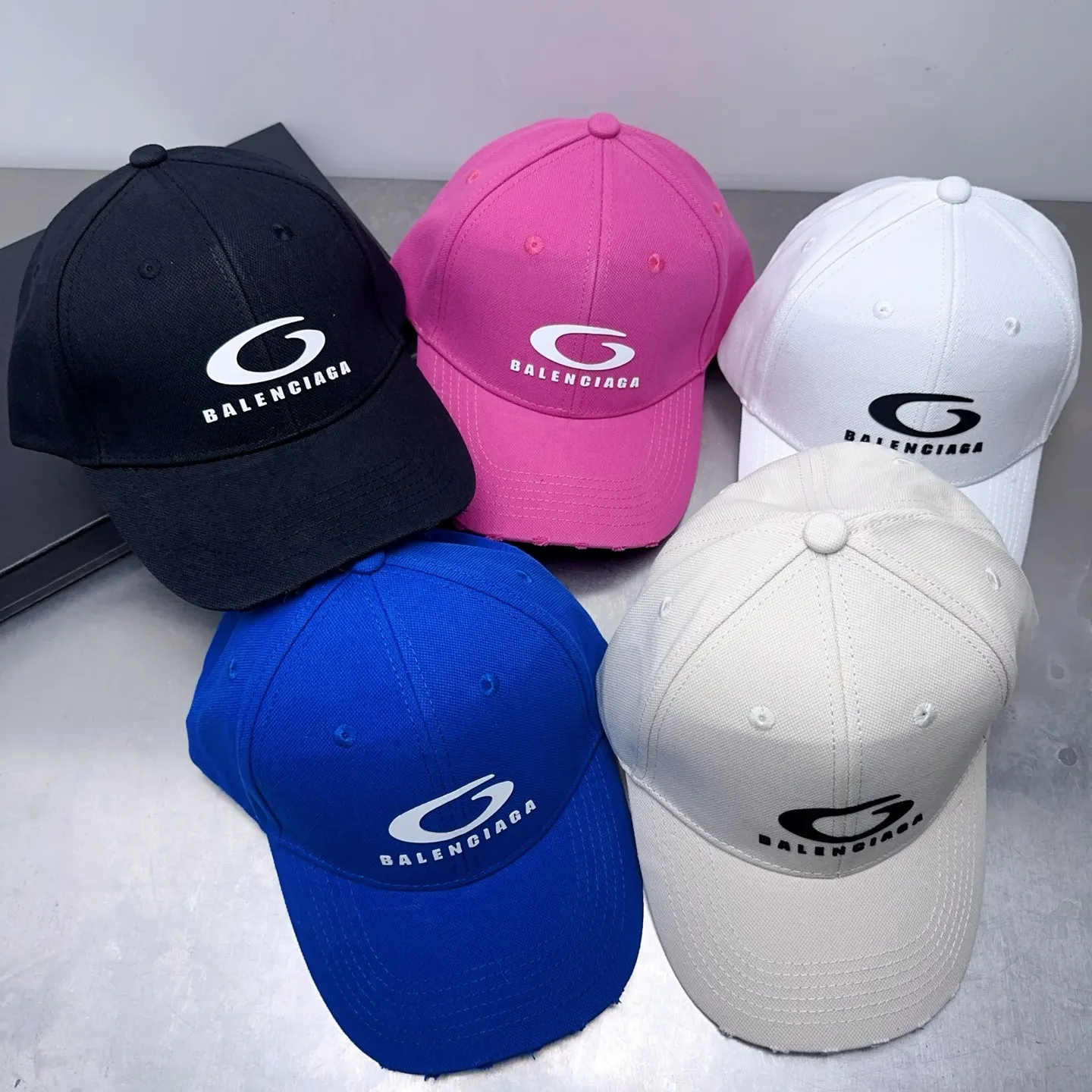 Welcome to inquire, hard top hole Balenciaga baseball cap