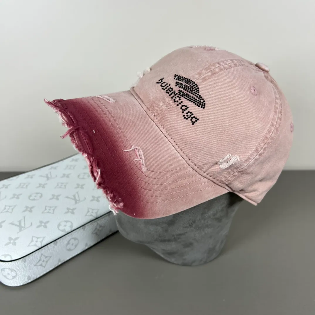 56💰BALENCIAGA new logo baseball cap, cool colors, different styles for men and women, the first batch will be shipped first! A must-buy for Paris fans!