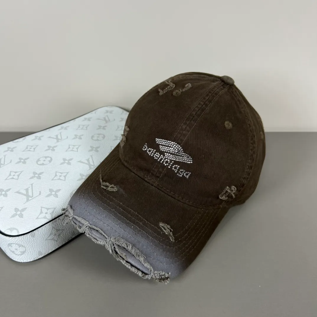 56💰BALENCIAGA new logo baseball cap, cool colors, different styles for men and women, the first batch will be shipped first! A must-buy for Paris fans!
