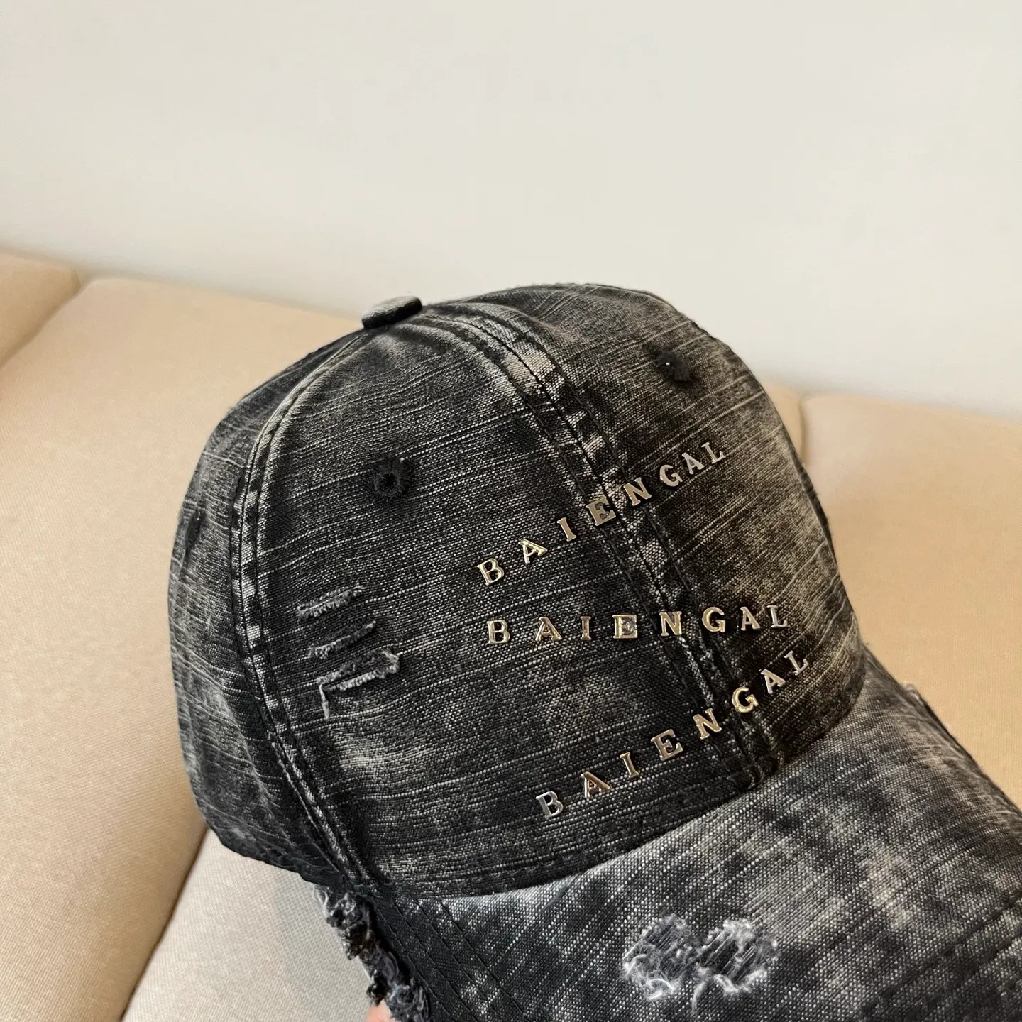 P74 BALENCIAGA new logo baseball cap, cool colors, different styles for men and women, the first batch will be shipped first! A must-buy for Paris fans!
