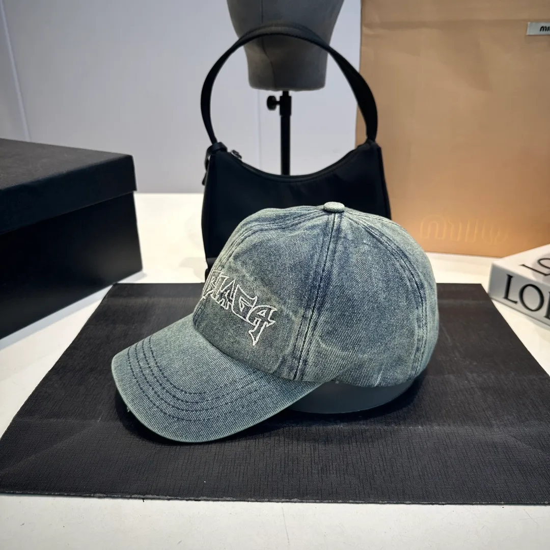 P70 BALENCIAGA new embroidered logo baseball cap, cool colors, different styles for men and women, the first batch will be shipped first! A must-buy for Paris fans!