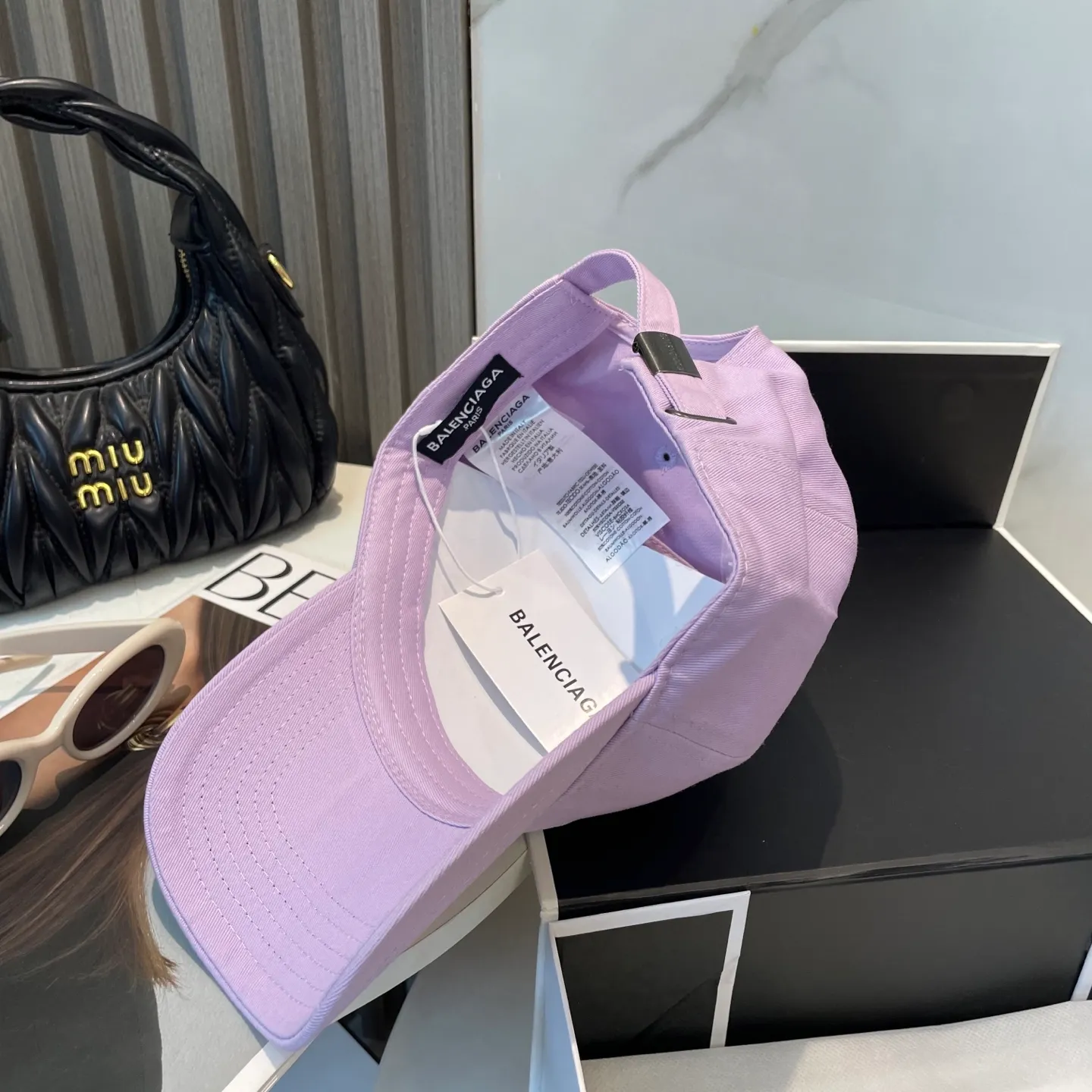 P56 BALENCIAGA Balenciaga's new embroidered logo baseball cap, cool colors, different styles for men and women, the first batch will be shipped first! A must-buy for Paris fans!