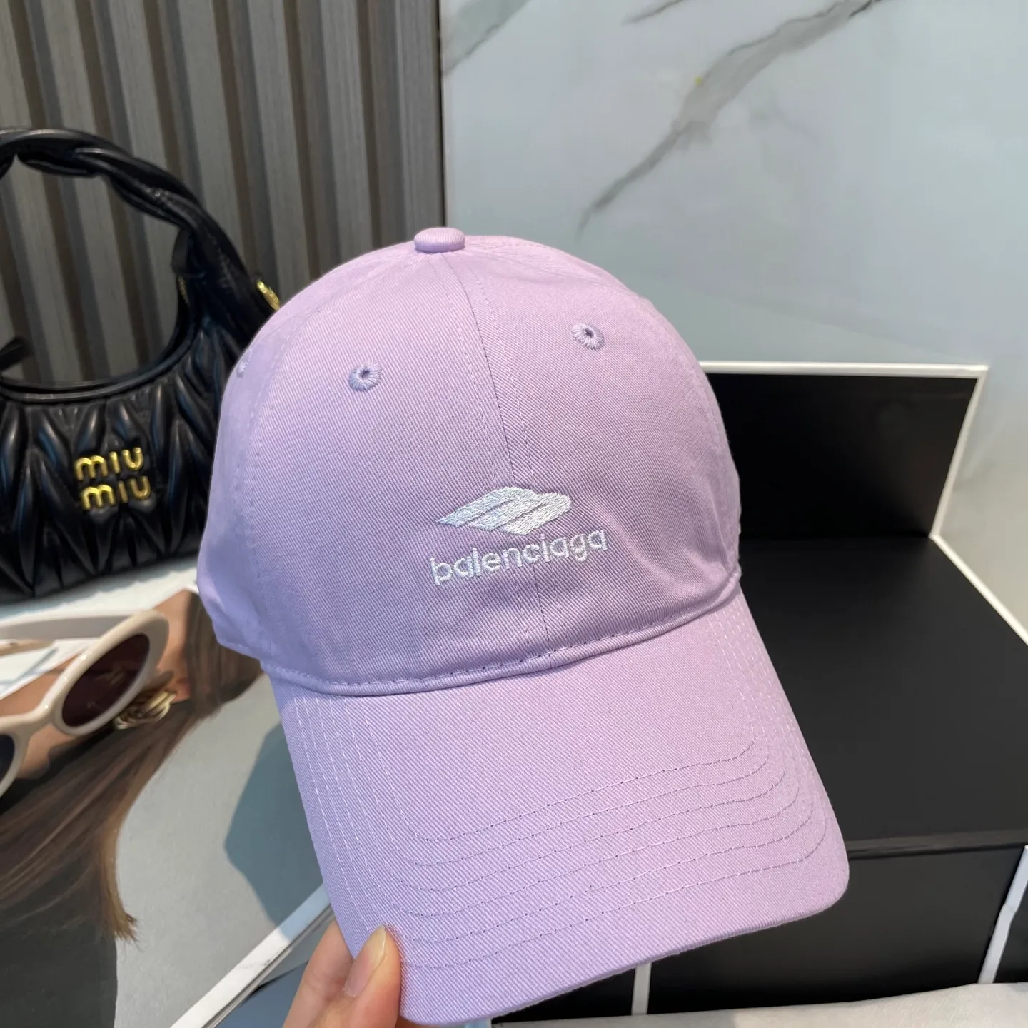 P56 BALENCIAGA Balenciaga's new embroidered logo baseball cap, cool colors, different styles for men and women, the first batch will be shipped first! A must-buy for Paris fans!