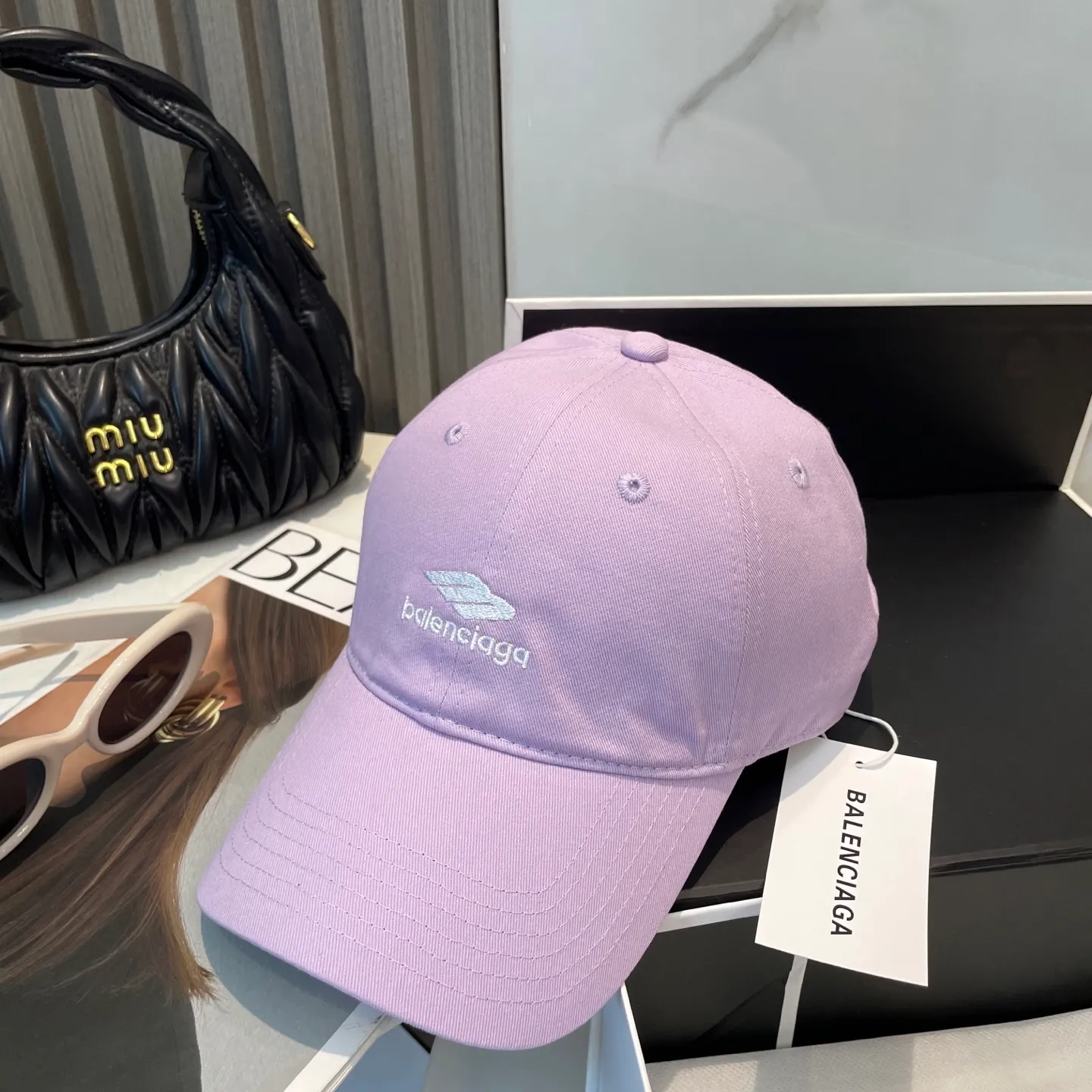 P56 BALENCIAGA Balenciaga's new embroidered logo baseball cap, cool colors, different styles for men and women, the first batch will be shipped first! A must-buy for Paris fans!