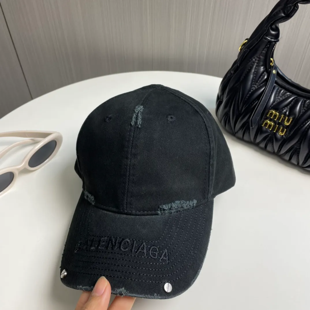 P70 BALENCIAGA new logo baseball cap, cool colors, different styles for men and women, the first batch will be shipped first! A must-buy for Paris fans!