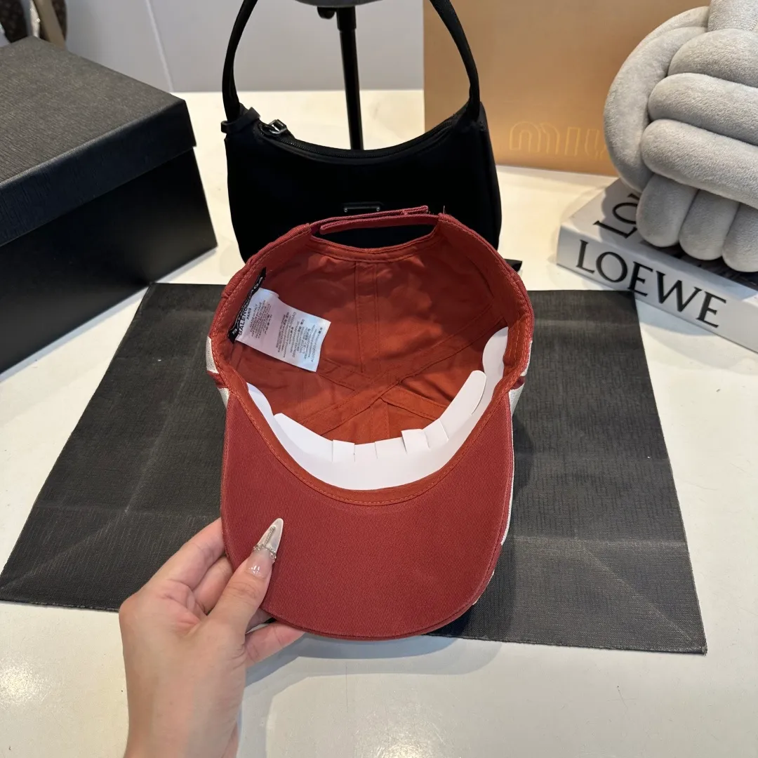 P60 Balenclaga official website new product Balenciaga new baseball cap ready for delivery in seconds🧢Simple, fashionable, super invincible and beautiful hat! Couple style!