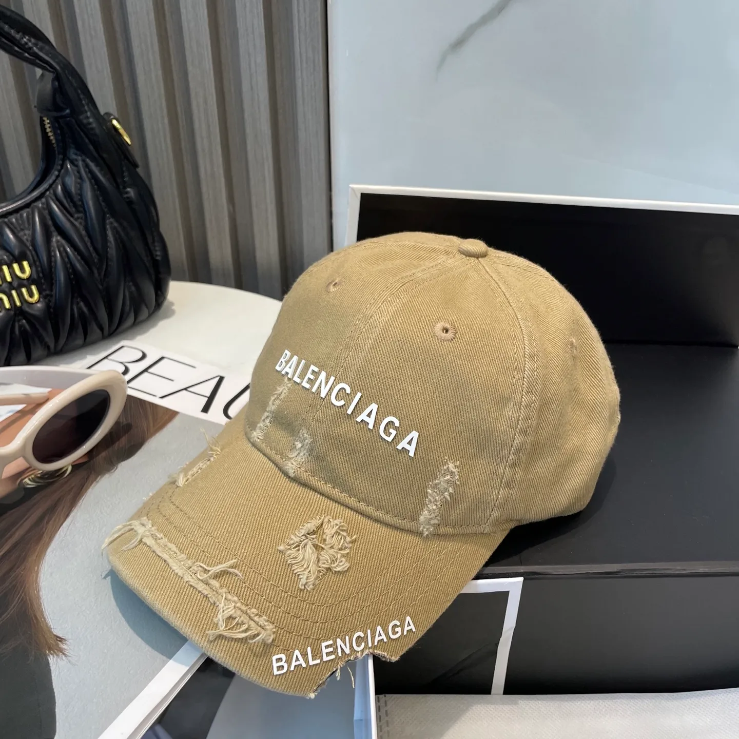 P60 BALENCIAGA new logo baseball cap, cool colors, different styles for men and women, the first batch will be shipped first! A must-buy for Paris fans!