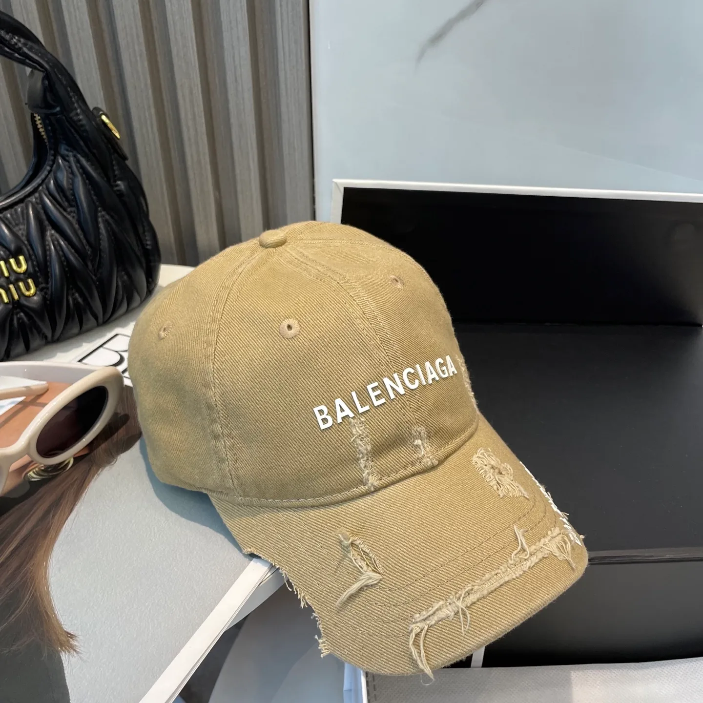 P60 BALENCIAGA new logo baseball cap, cool colors, different styles for men and women, the first batch will be shipped first! A must-buy for Paris fans!