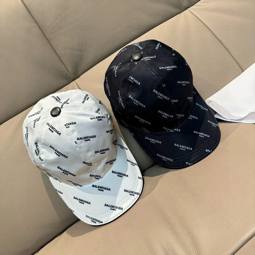 p90, Balenciaga's classic original baseball cap, 1:1 mold opening and customization at the counter, original silk-screened satin fabric + first-layer cowhide, pure cotton lining, light and breathable, simple and elegant! Basic head circumference is 56cm, the patch is adjustable, suitable for both men and women, a must-have for all seasons!