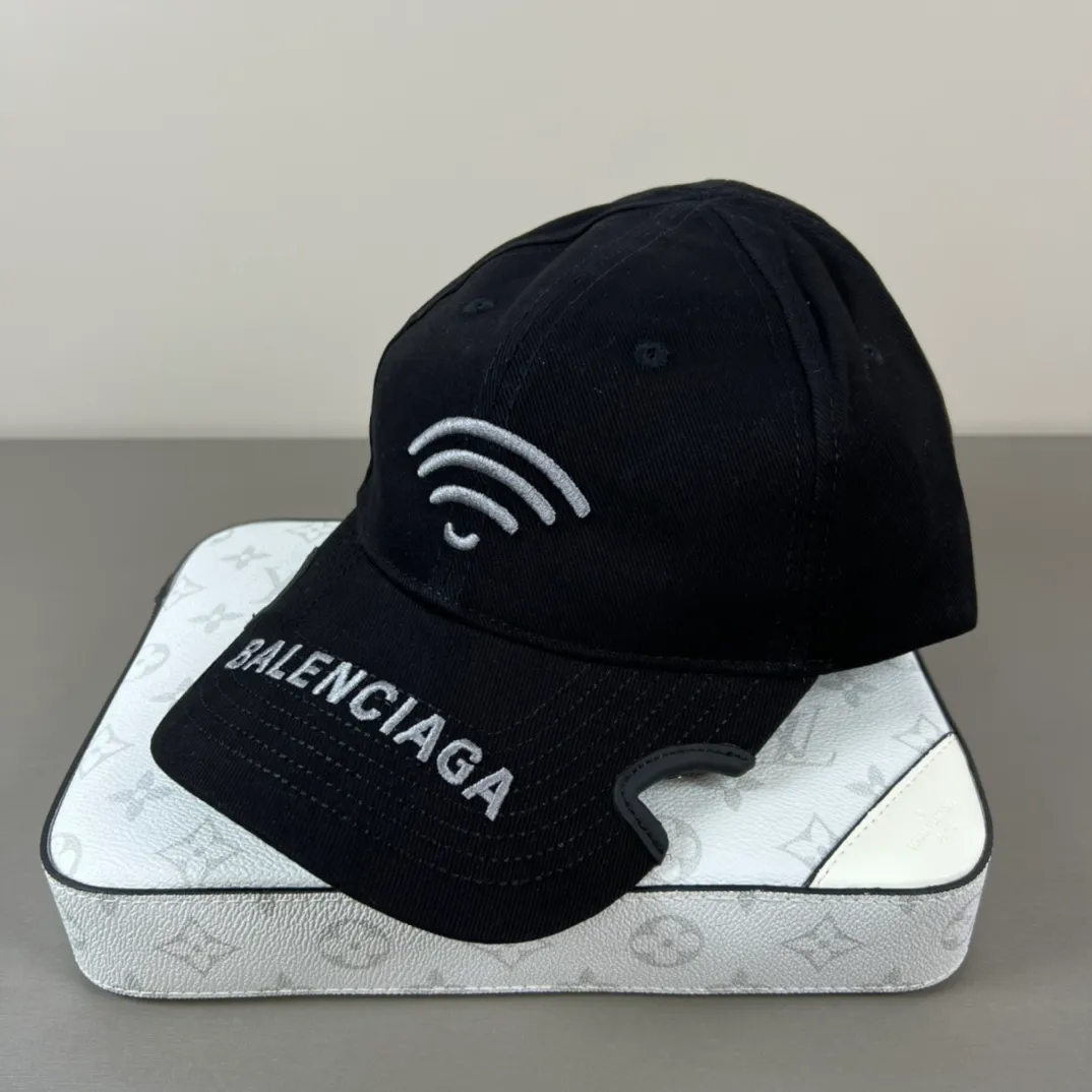 60💰BALENCIAGA Balenciaga’s new logo baseball cap, cool colors, different styles for men and women, the first batch will be shipped first! A must-buy for Paris fans!