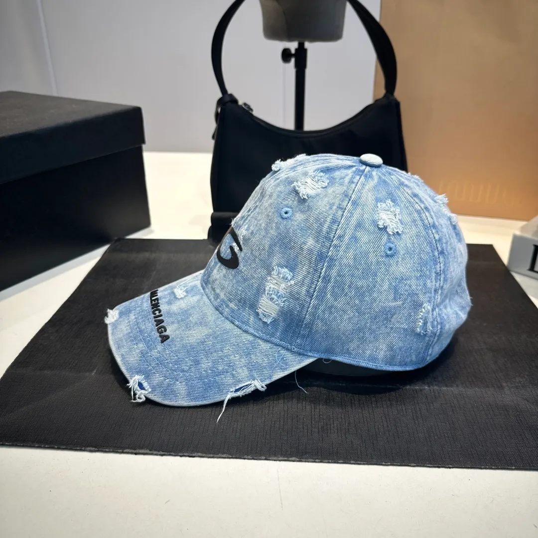 P56 BALENCIAGA Balenciaga's new Korean style distressed hole washed duck cap casual retro fashion versatile street outing travel couple Internet celebrity baseball cap