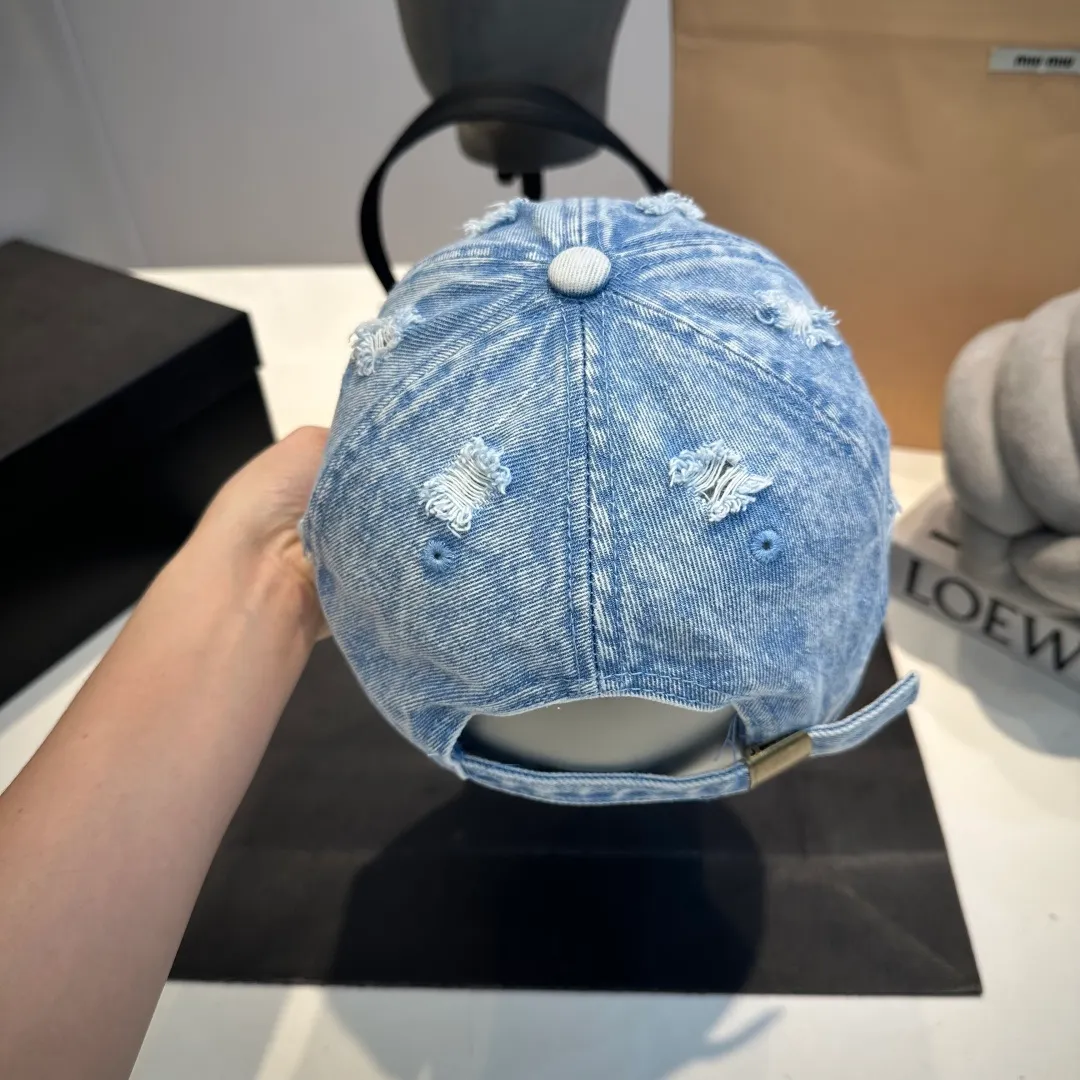 P56 BALENCIAGA Balenciaga's new Korean style distressed hole washed duck cap casual retro fashion versatile street outing travel couple Internet celebrity baseball cap
