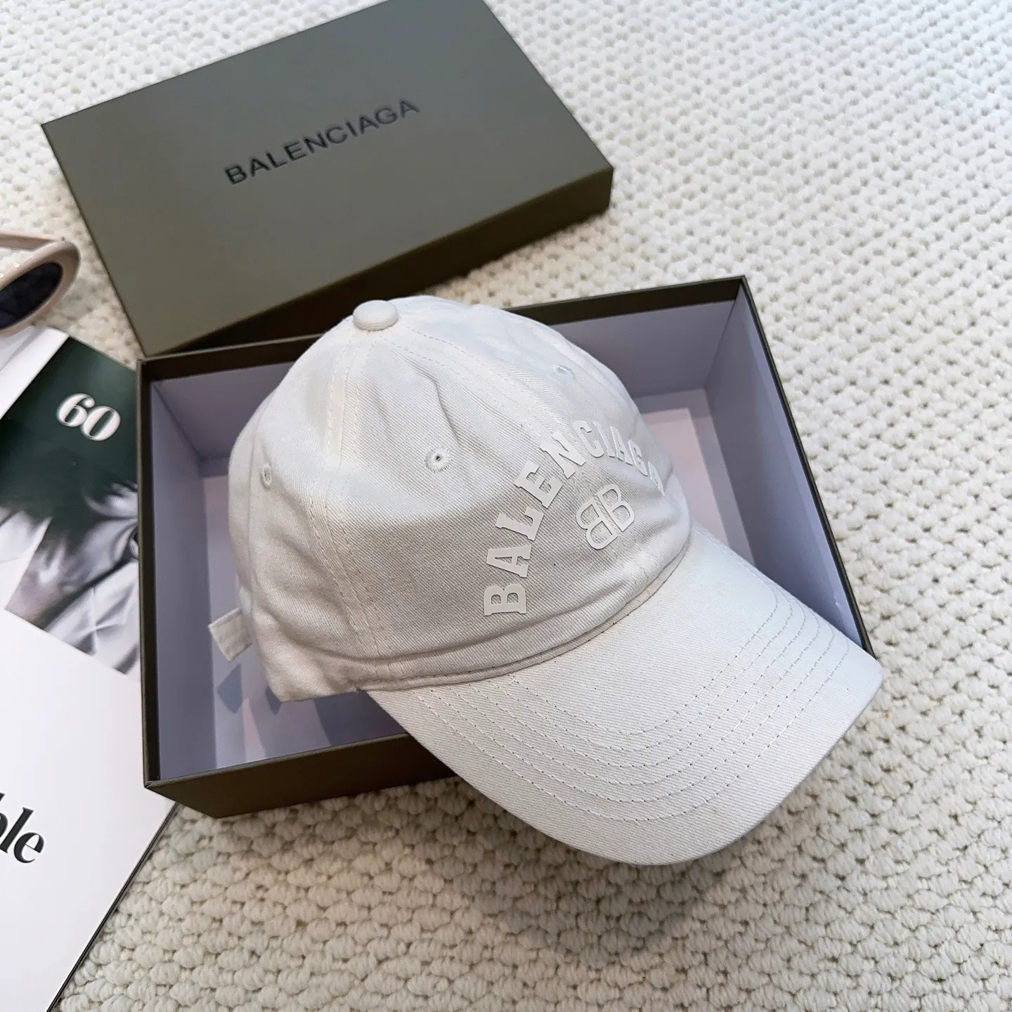 P56 BALENCIAGA🆕Spring style new personalized baseball cap, high quality and excellent breathability, suitable for all seasons, high-looking fashion item! Same style for men and women