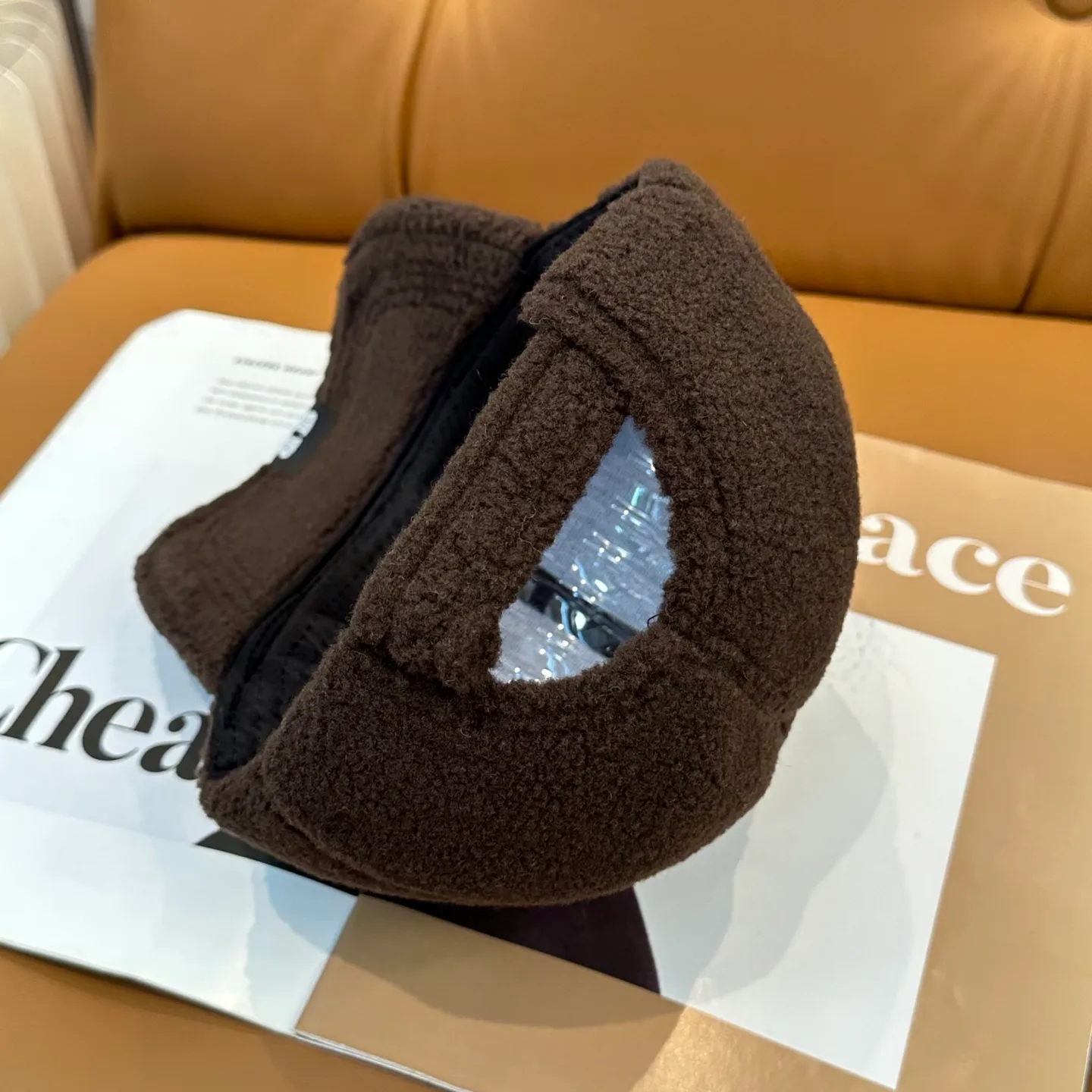 P56 Balenciaga ~ New autumn and winter lamb wool baseball cap ~ It is a perfect interpretation of the sweet and cool style. I love it so much❤️ The top is sexy and handsome. Both are online! No girl can refuse a fluffy item.
