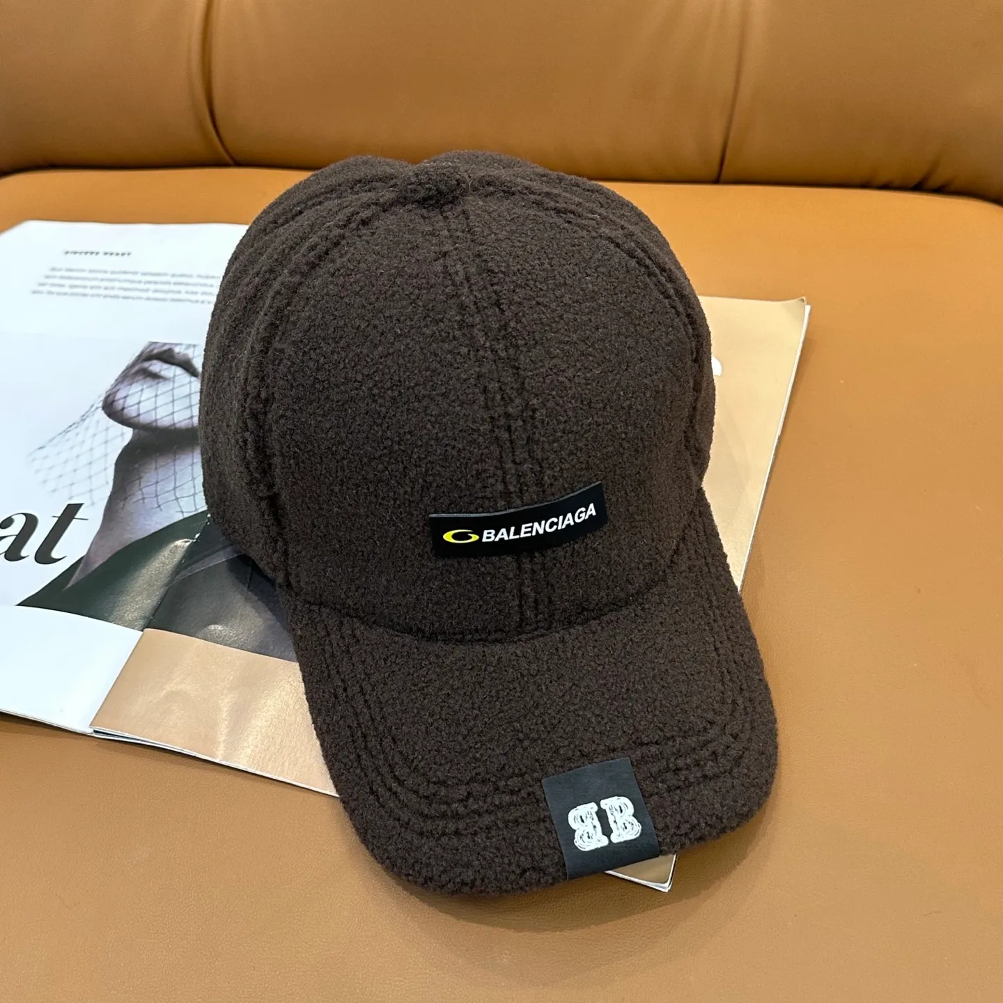 P56 Balenciaga ~ New autumn and winter lamb wool baseball cap ~ It is a perfect interpretation of the sweet and cool style. I love it so much❤️ The top is sexy and handsome. Both are online! No girl can refuse a fluffy item.