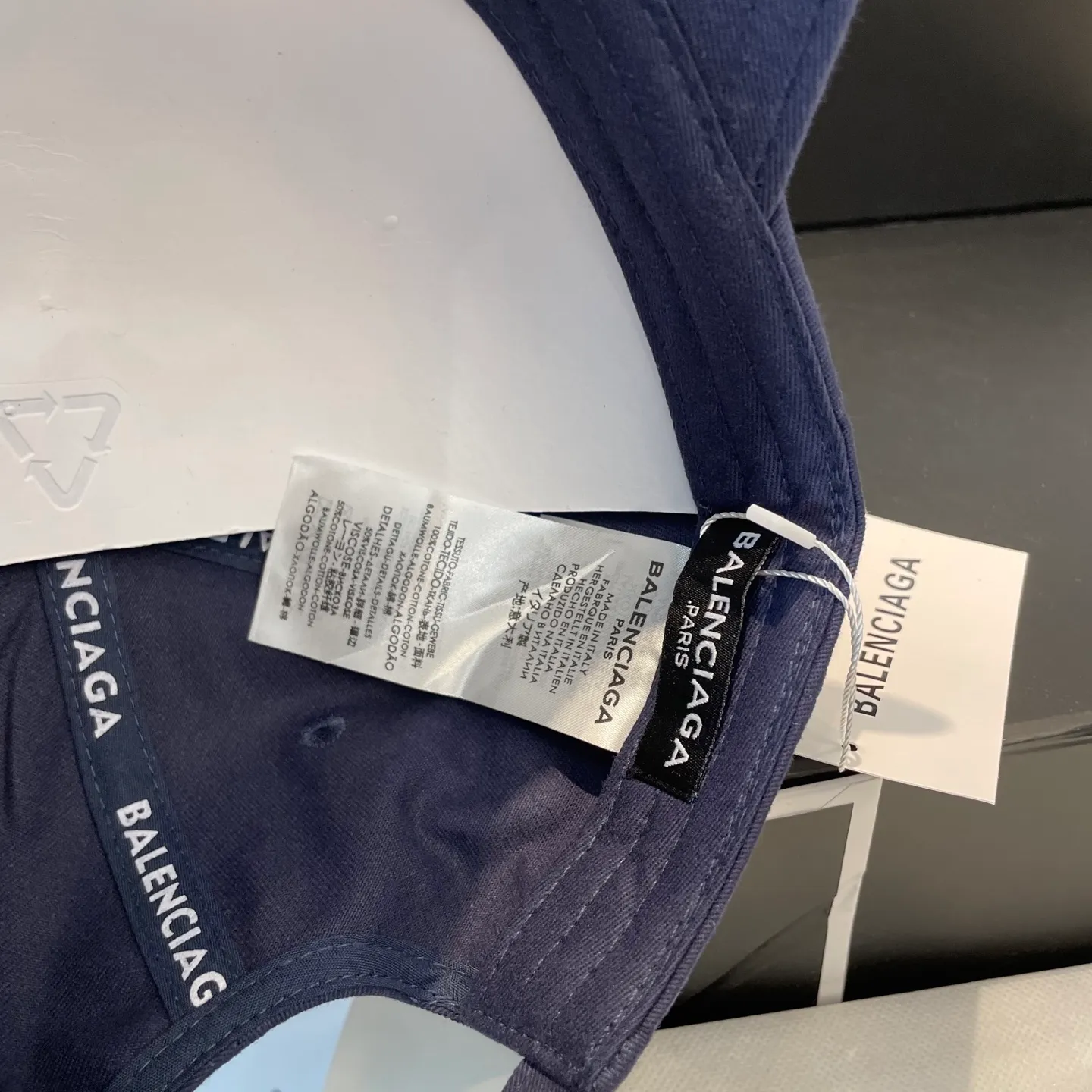 P56 BALENCIAGA Balenciaga's new embroidered logo baseball cap, cool colors, different styles for men and women, the first batch will be shipped first! A must-buy for Paris fans!