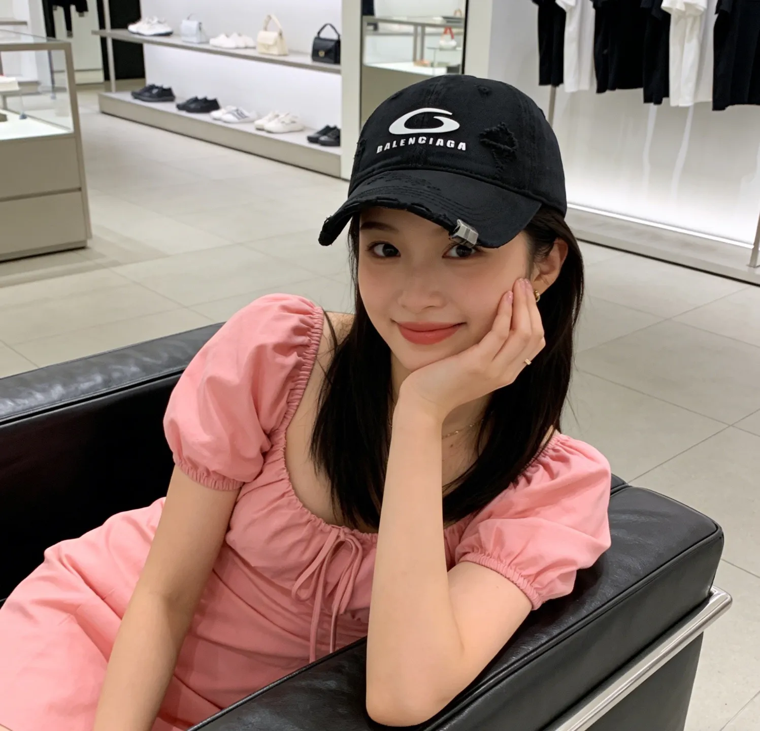 Balenciaga spring and summer distressed hole baseball cap