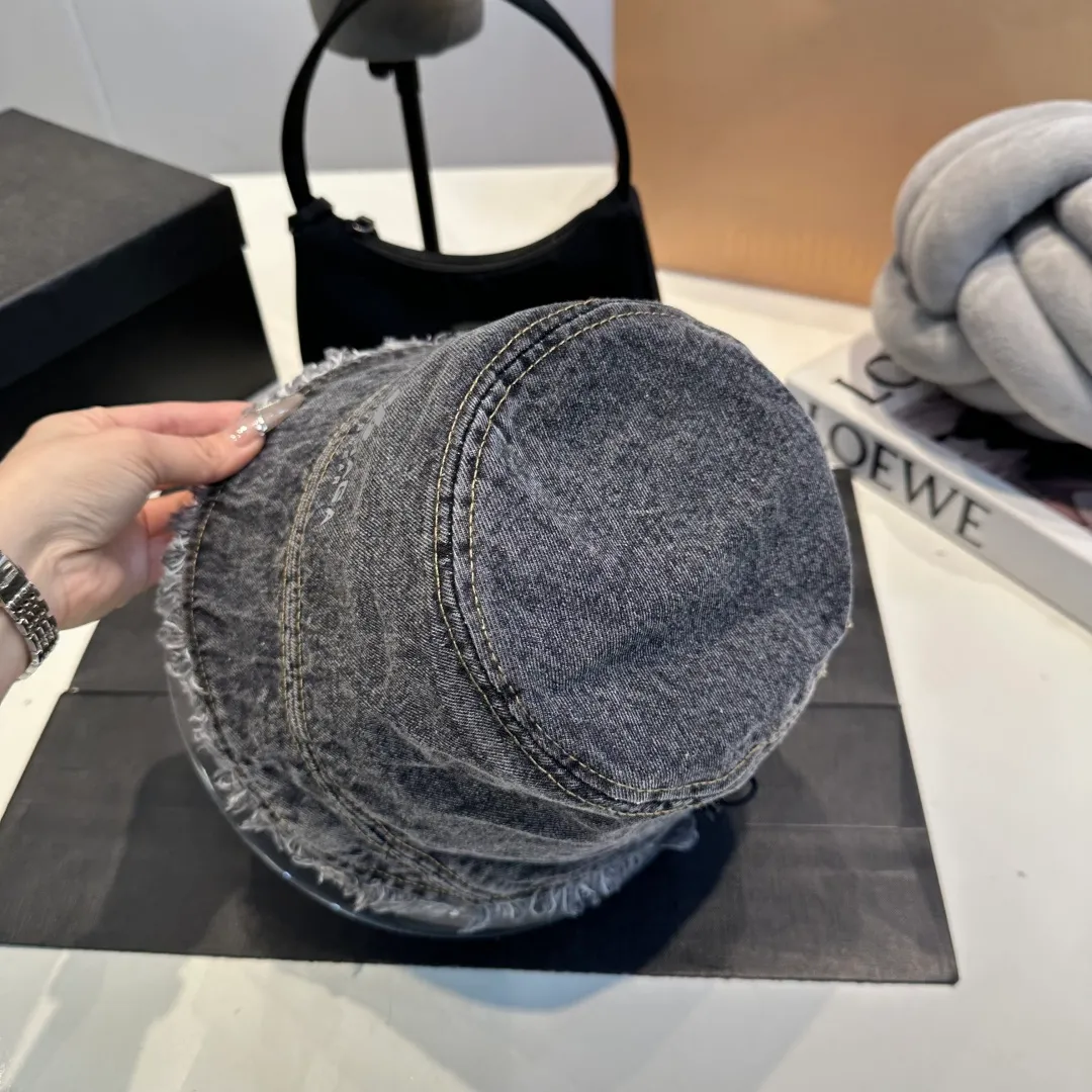 P80 Balenciaga denim bucket hat, head circumference 57cm