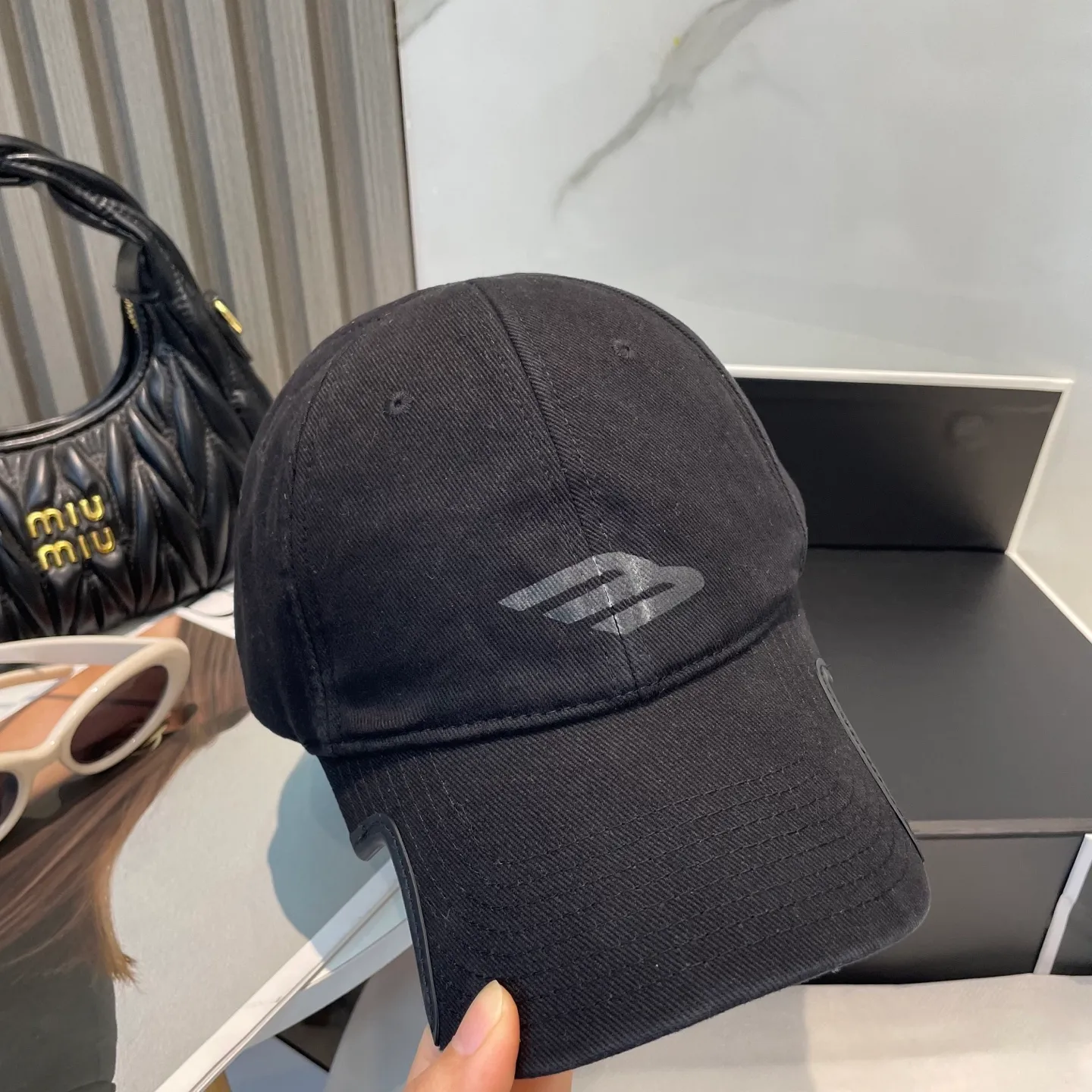 P70 BALENCIAGA new baseball cap, cool colors, different styles for men and women, the first batch will be shipped first! A must-buy for Paris fans!