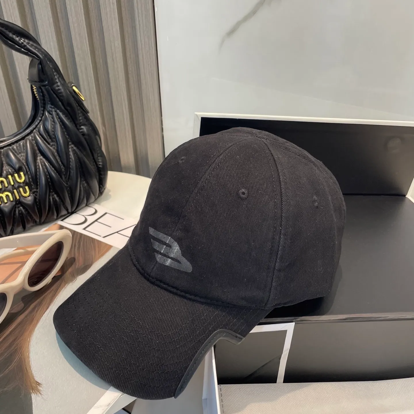 P70 BALENCIAGA new baseball cap, cool colors, different styles for men and women, the first batch will be shipped first! A must-buy for Paris fans!