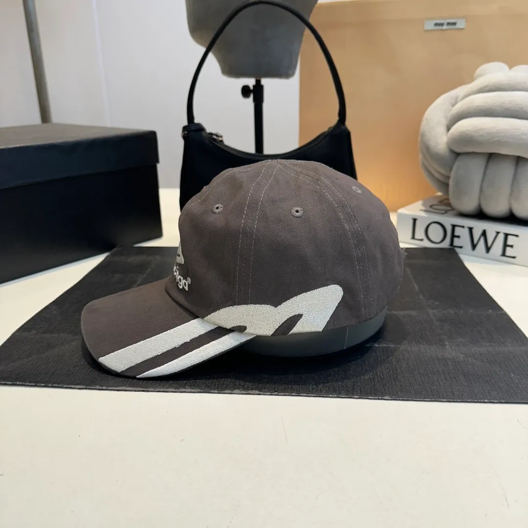 P60 Balenclaga official website new product Balenciaga new baseball cap ready for delivery in seconds🧢Simple, fashionable, super invincible and beautiful hat! Couple style!