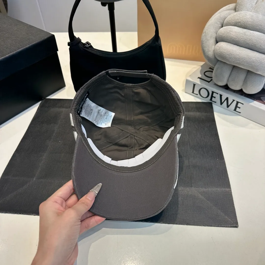 P60 Balenclaga official website new product Balenciaga new baseball cap ready for delivery in seconds🧢Simple, fashionable, super invincible and beautiful hat! Couple style!