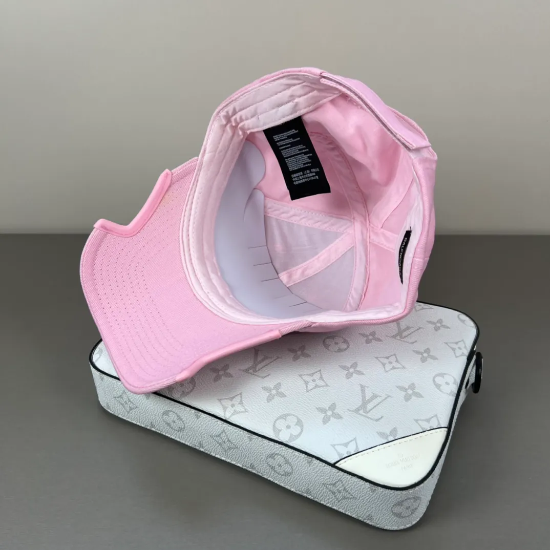 60💰BALENCIAGA Balenciaga’s new logo baseball cap, cool colors, different styles for men and women, the first batch will be shipped first! A must-buy for Paris fans!
