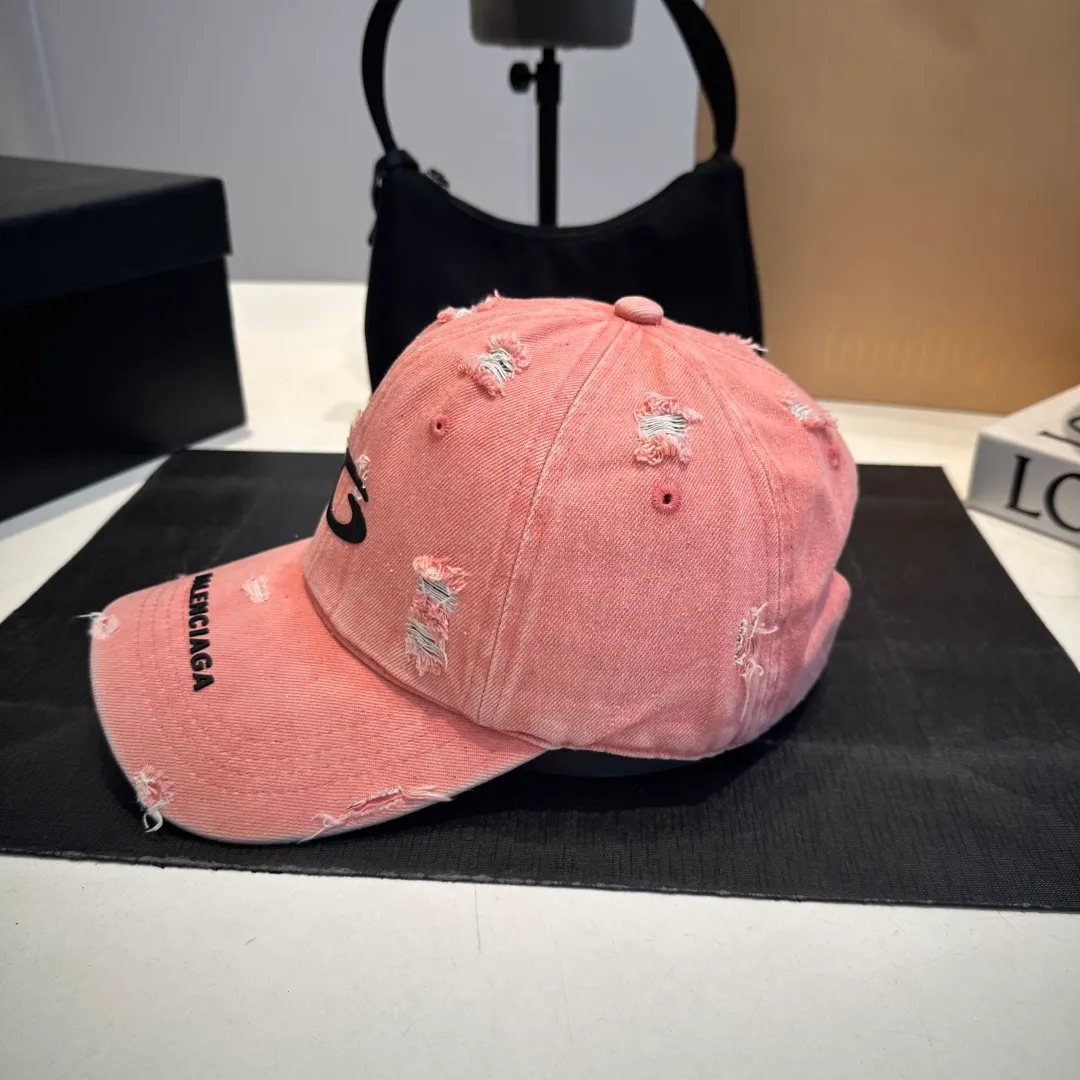 P56 BALENCIAGA Balenciaga's new Korean style distressed hole washed duck cap casual retro fashion versatile street outing travel couple Internet celebrity baseball cap