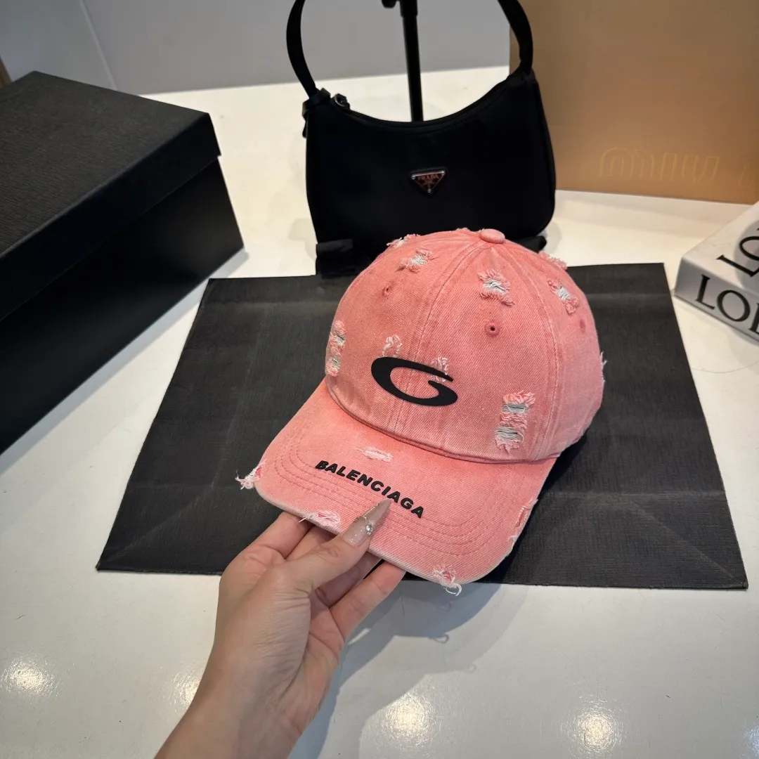 P56 BALENCIAGA Balenciaga's new Korean style distressed hole washed duck cap casual retro fashion versatile street outing travel couple Internet celebrity baseball cap