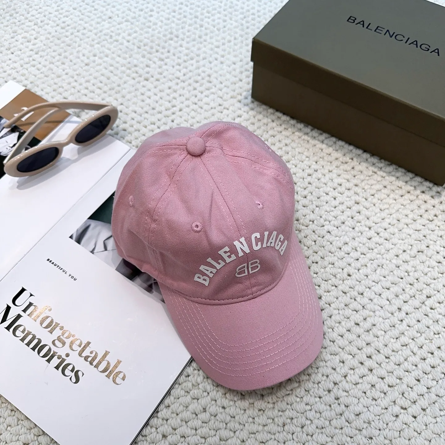 P56 BALENCIAGA🆕Spring style new personalized baseball cap, high quality and excellent breathability, suitable for all seasons, high-looking fashion item! Same style for men and women