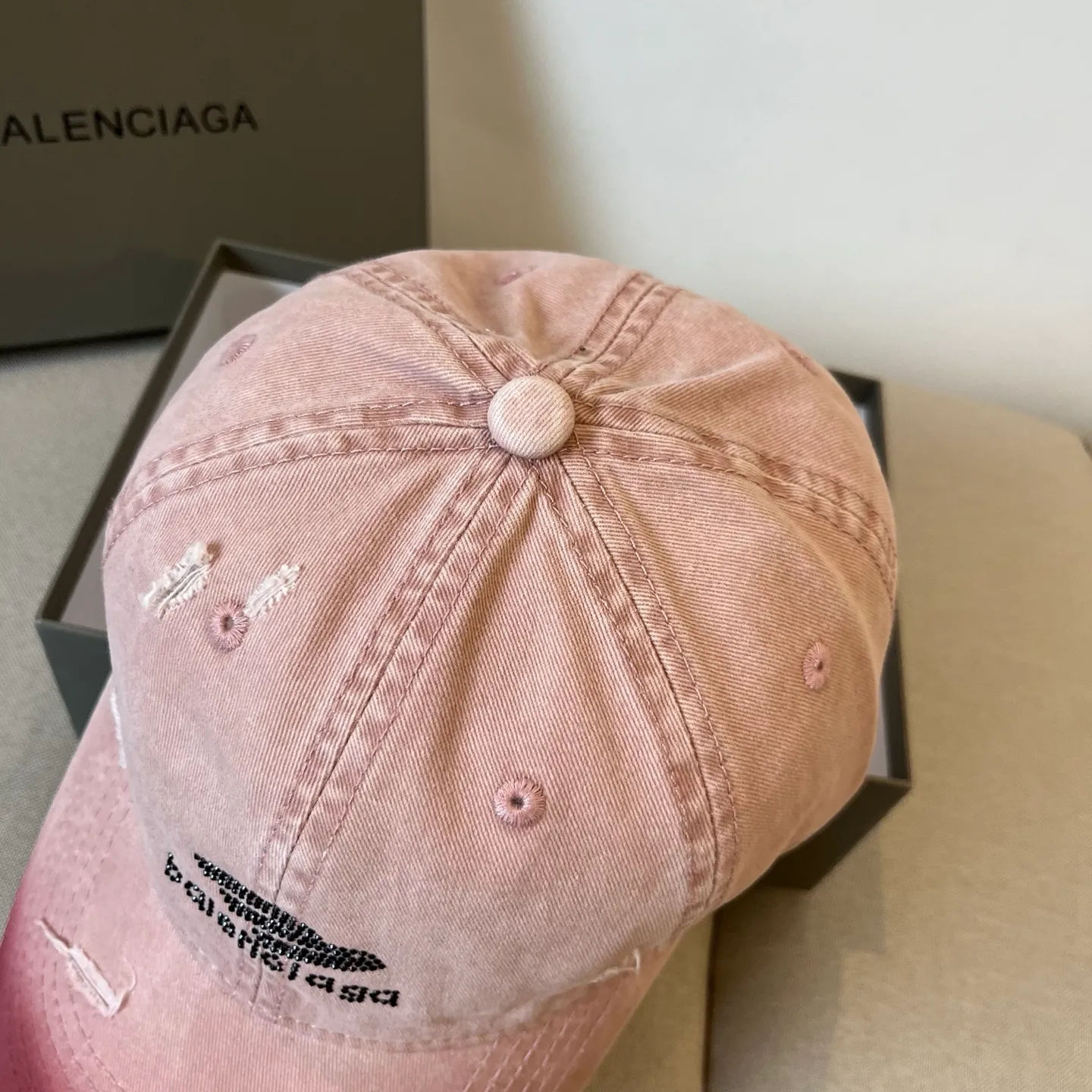 P52 BALENCIAGA new logo baseball cap, cool colors, different styles for men and women, the first batch will be shipped first! A must-buy for Paris fans!