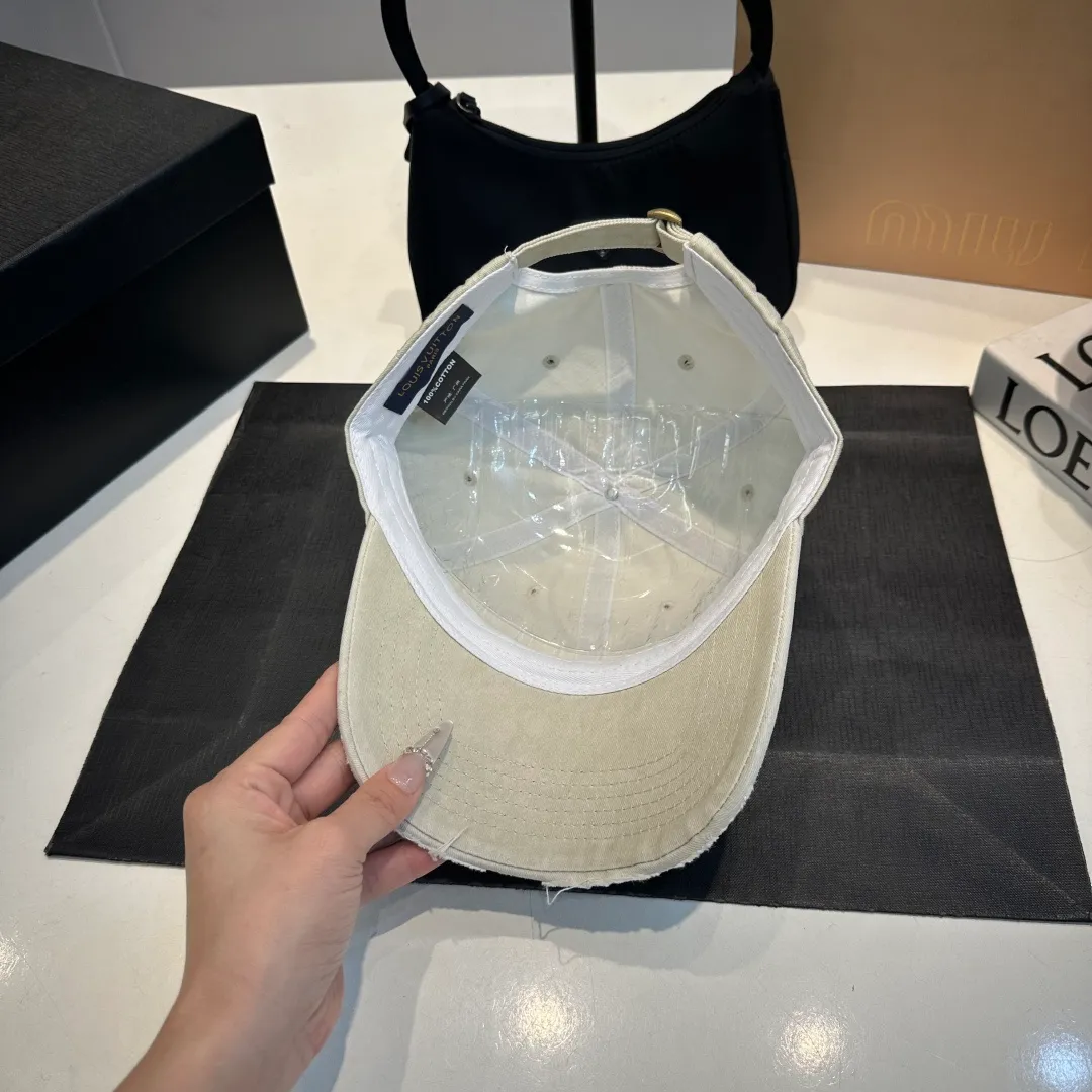P70 BALENCIAGA new embroidered logo baseball cap, cool colors, different styles for men and women, the first batch will be shipped first! A must-buy for Paris fans!
