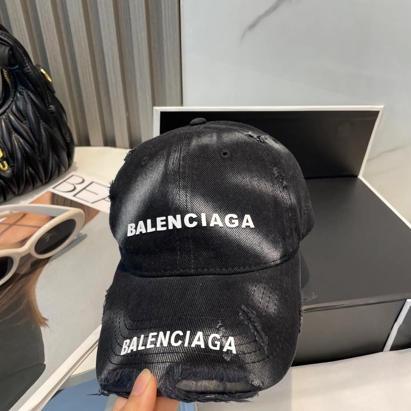 P60 BALENCIAGA Balenciaga's new washed baseball cap, cool colors, different styles for men and women, the first batch will be shipped first! A must-buy for Paris fans!
