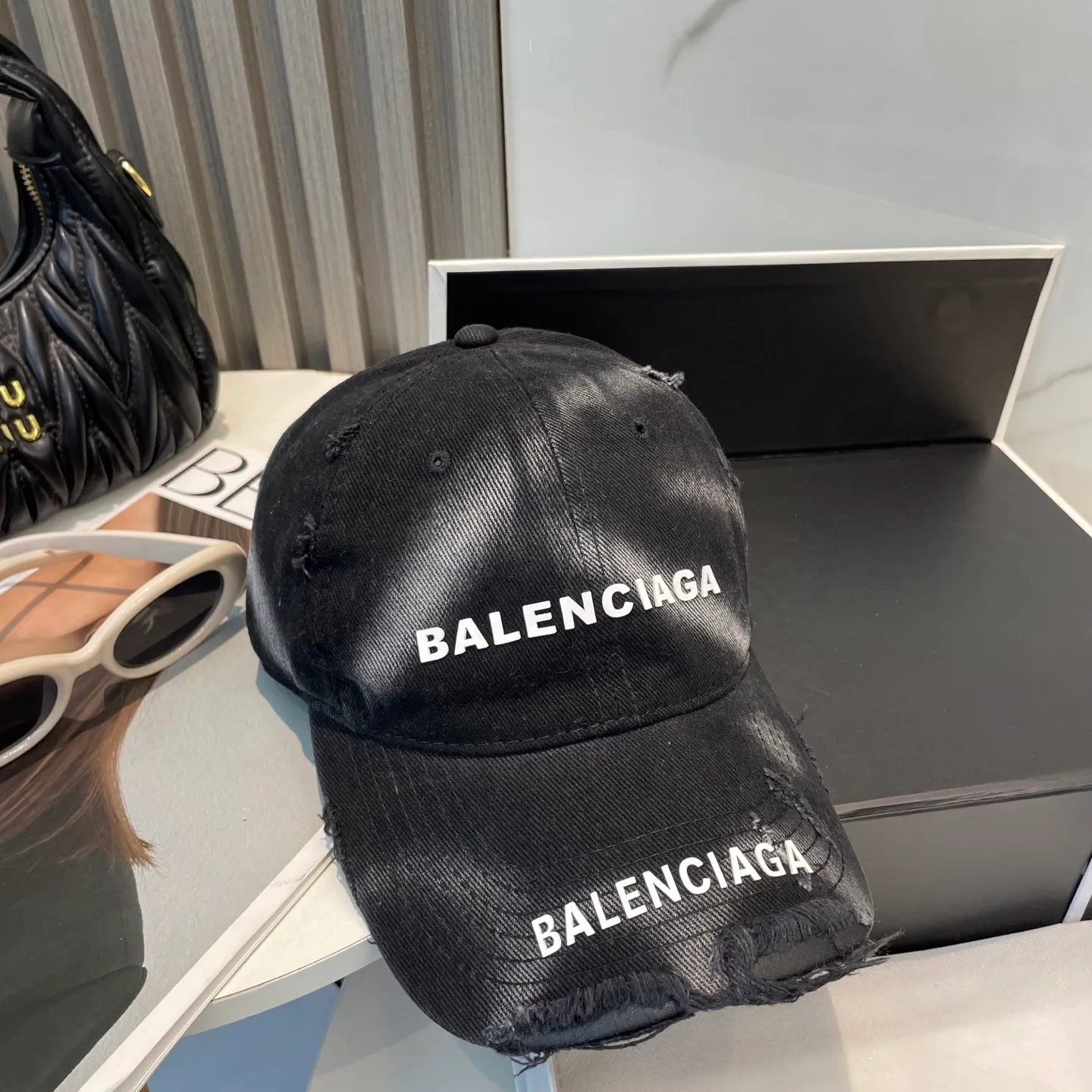 P60 BALENCIAGA Balenciaga's new washed baseball cap, cool colors, different styles for men and women, the first batch will be shipped first! A must-buy for Paris fans!