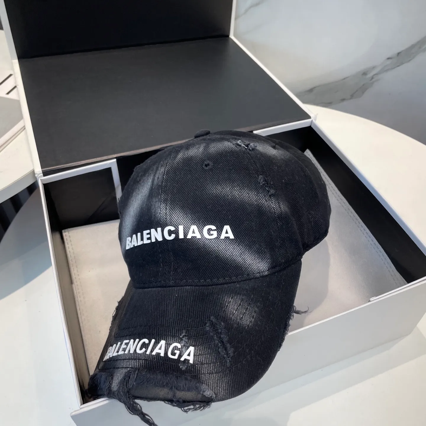 P60 BALENCIAGA Balenciaga's new washed baseball cap, cool colors, different styles for men and women, the first batch will be shipped first! A must-buy for Paris fans!
