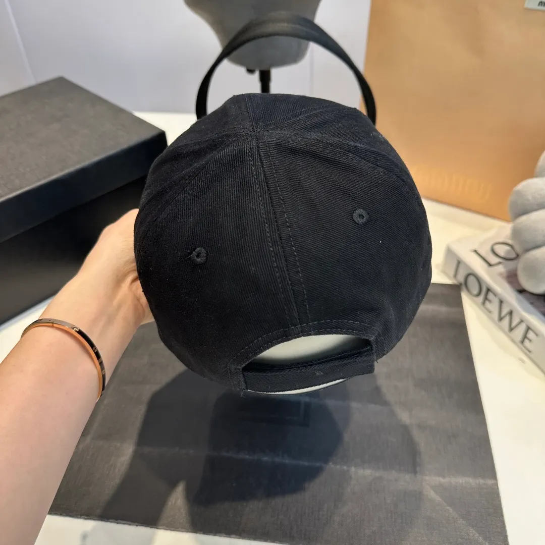 P70 Balenclaga new baseball cap, ready for delivery in seconds🧢Simple, fashionable, super invincible and beautiful hat! Couple style! Advantages of original items compared to other hats