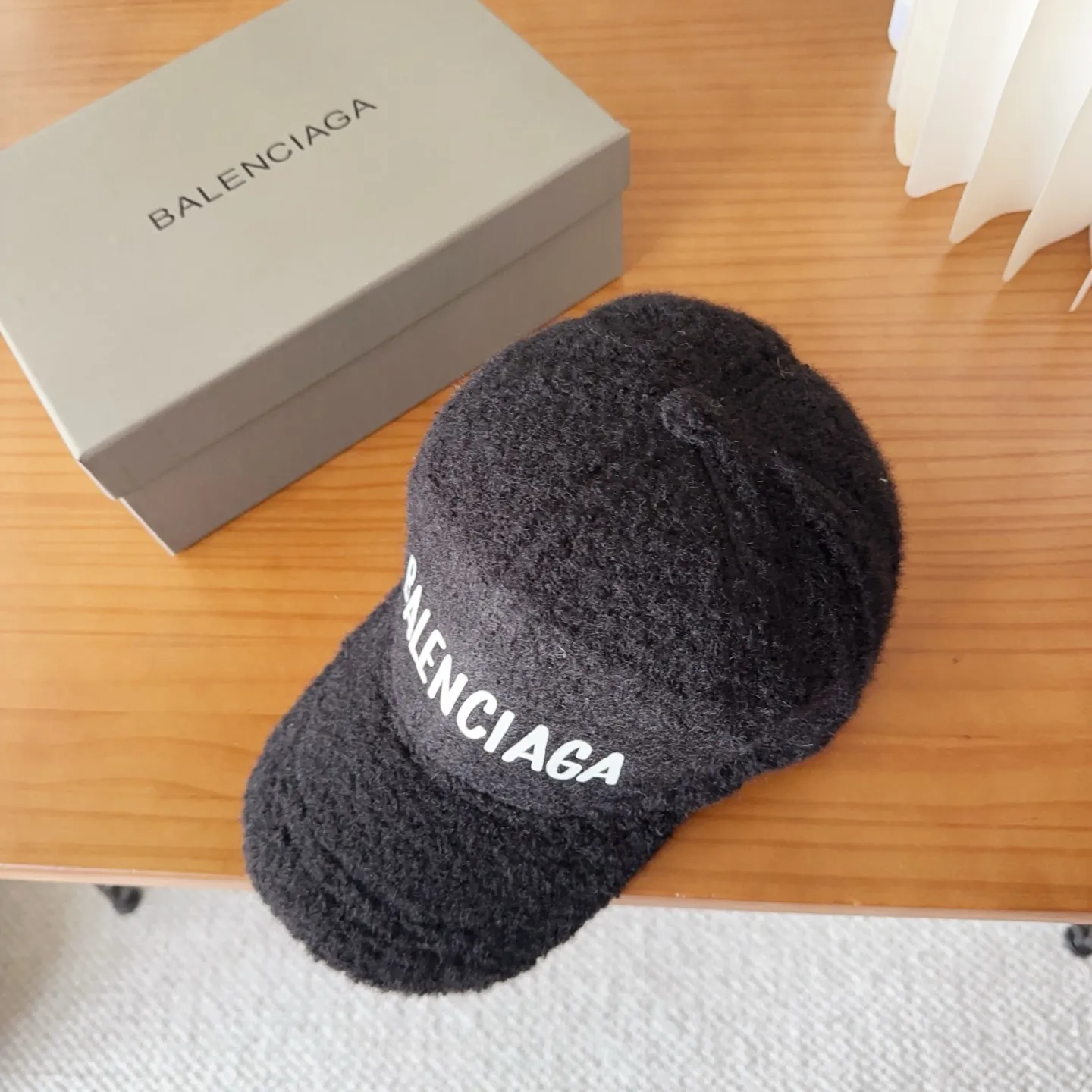 💰50 Parisian* baseball cap, classic trendy cool style, so nice👍😍 It’s so good-looking that you don’t need it 😉 Huge anti-collision❗️Very versatile ❗️It shows off your face even though it’s small 😉