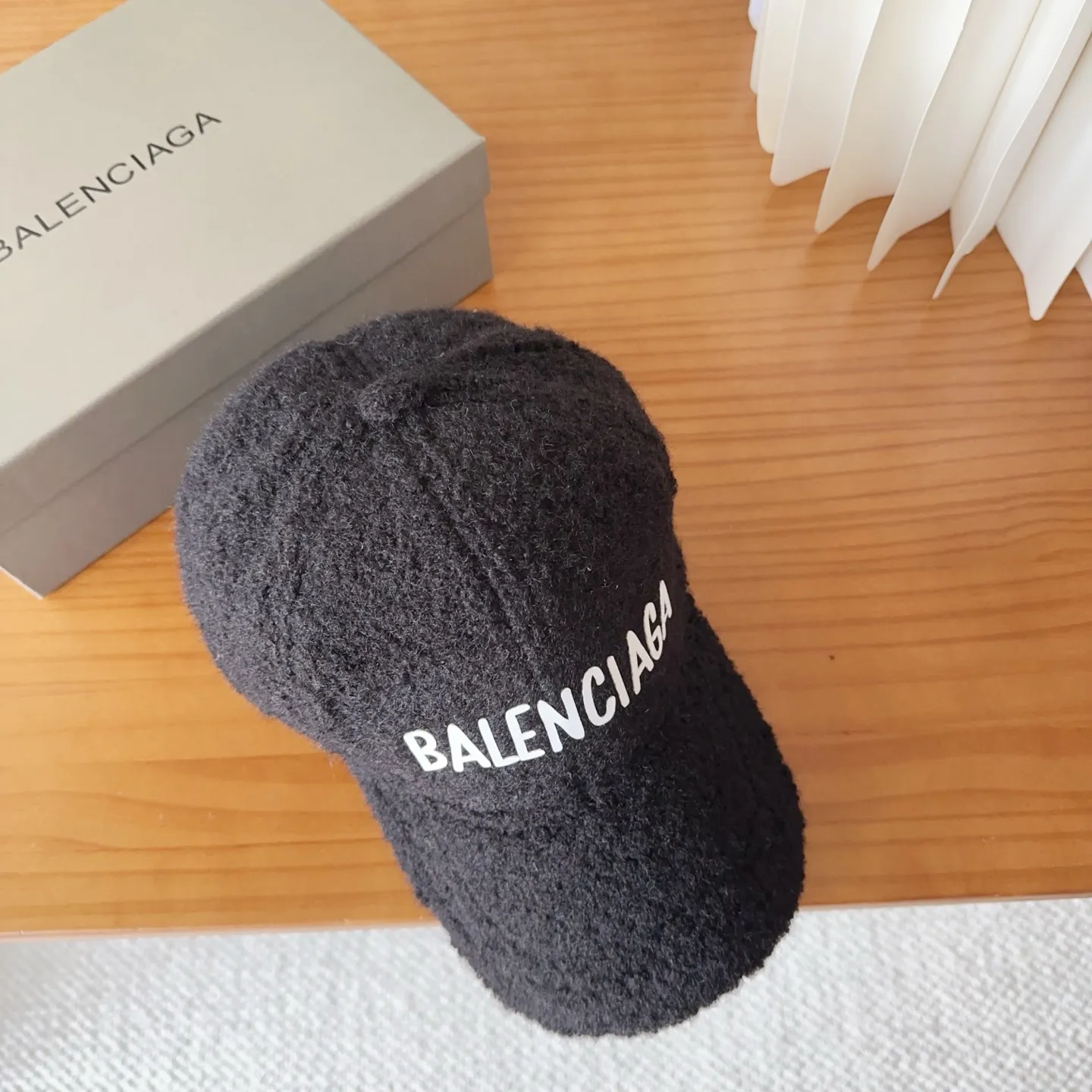 💰50 Parisian* baseball cap, classic trendy cool style, so nice👍😍 It’s so good-looking that you don’t need it 😉 Huge anti-collision❗️Very versatile ❗️It shows off your face even though it’s small 😉