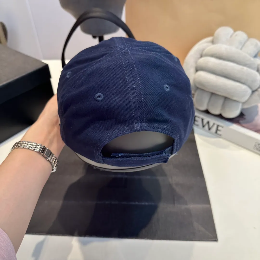 P60 Balenclaga official website new product Balenciaga new baseball cap ready for delivery in seconds🧢Simple, fashionable, super invincible and beautiful hat! Couple style!