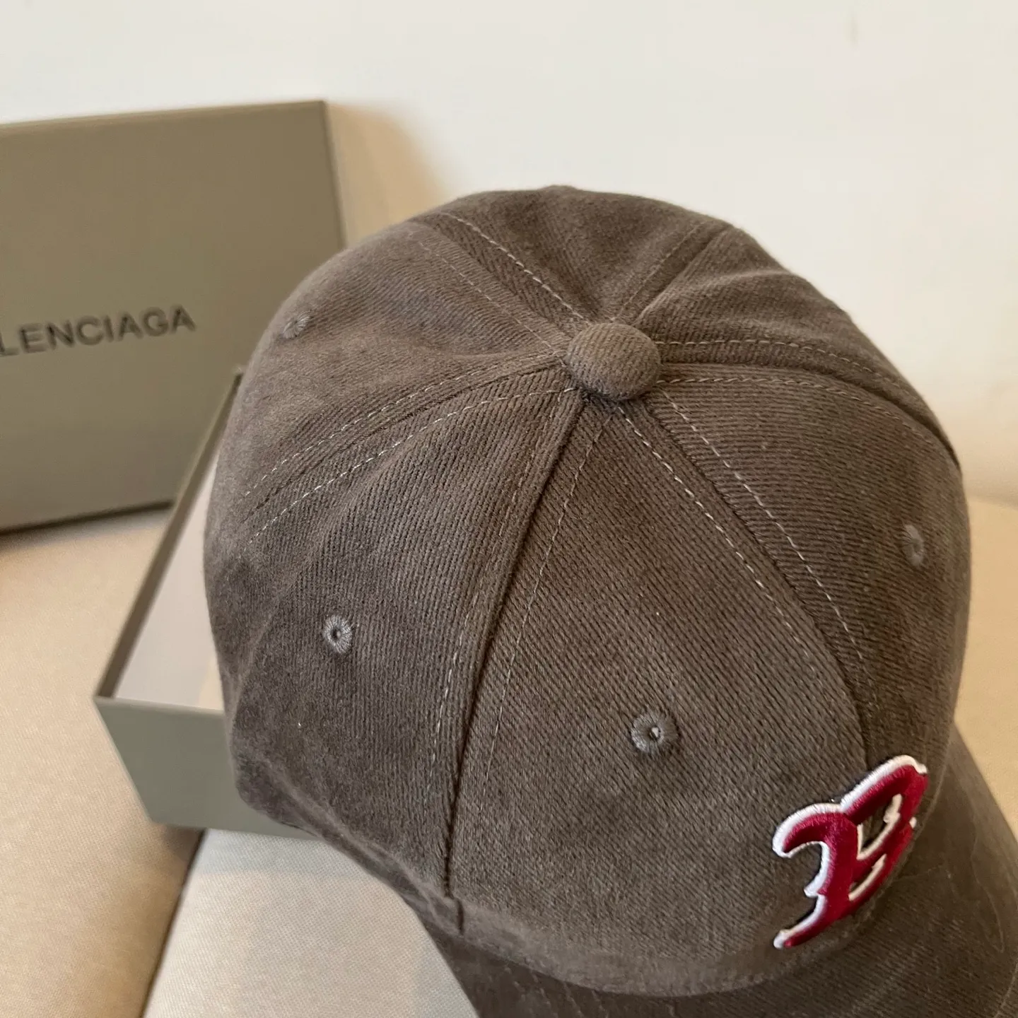 P60 BALENCIAGA new logo baseball cap, cool colors, different styles for men and women, the first batch will be shipped first! A must-buy for Paris fans!