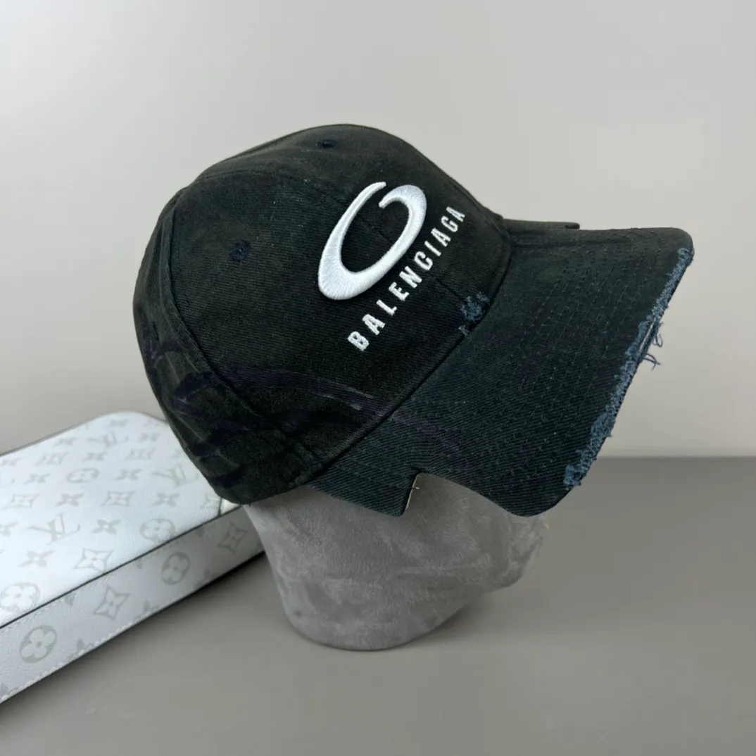 60💰BALENCIAGA Balenciaga’s new logo baseball cap, cool colors, different styles for men and women, the first batch will be shipped first! A must-buy for Paris fans!