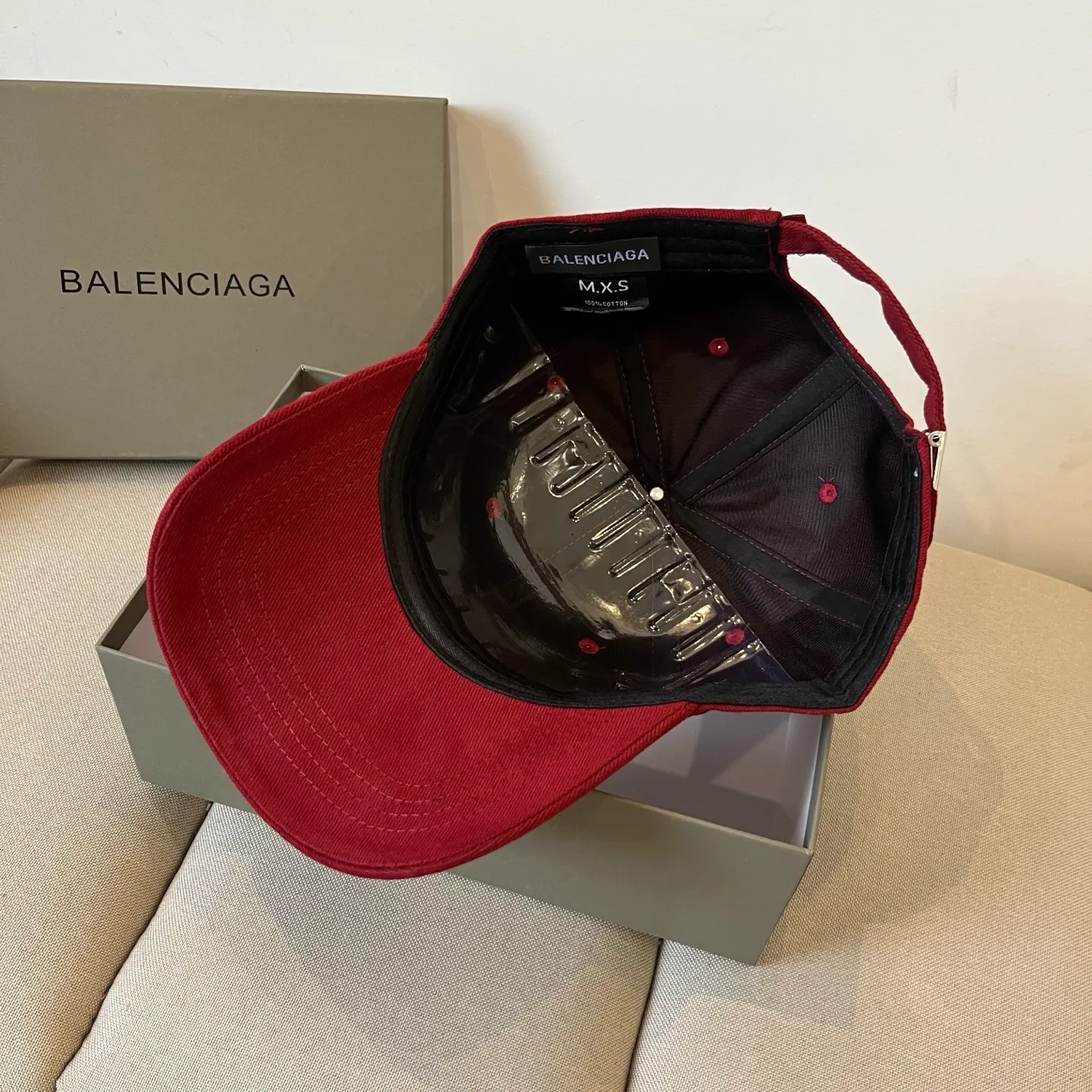 P60 BALENCIAGA new logo baseball cap, cool colors, different styles for men and women, the first batch will be shipped first! A must-buy for Paris fans!