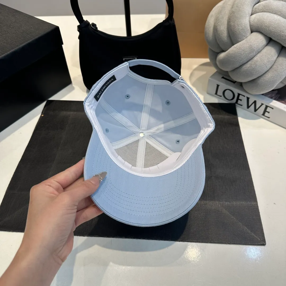 P56 BALENCIAGA Balenciaga's new embroidered logo baseball cap, cool colors, different styles for men and women, the first batch will be shipped first! A must-buy for Paris fans!