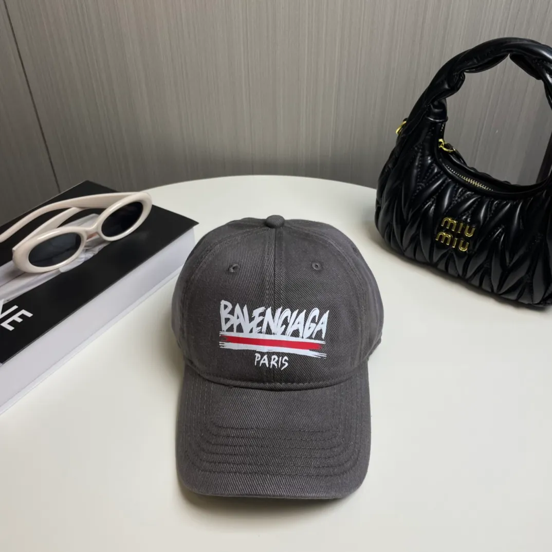 P70 BALENCIAGA new baseball cap, cool colors, different styles for men and women, the first batch will be shipped first! A must-buy for Paris fans!