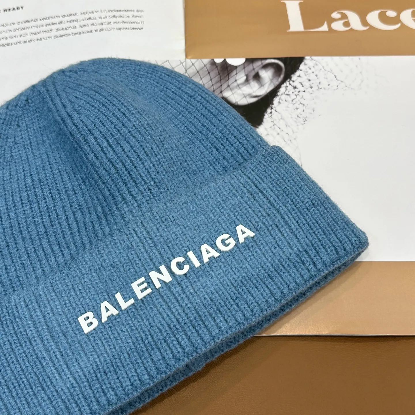 P56 Balenciaga new letter knitted hat! Xiaohongshu’s hottest selling item! Dress well! The same style for men and women, fashionable and popular🌸First-class quality, the best brand to keep warm in autumn and winter, order now, limited edition