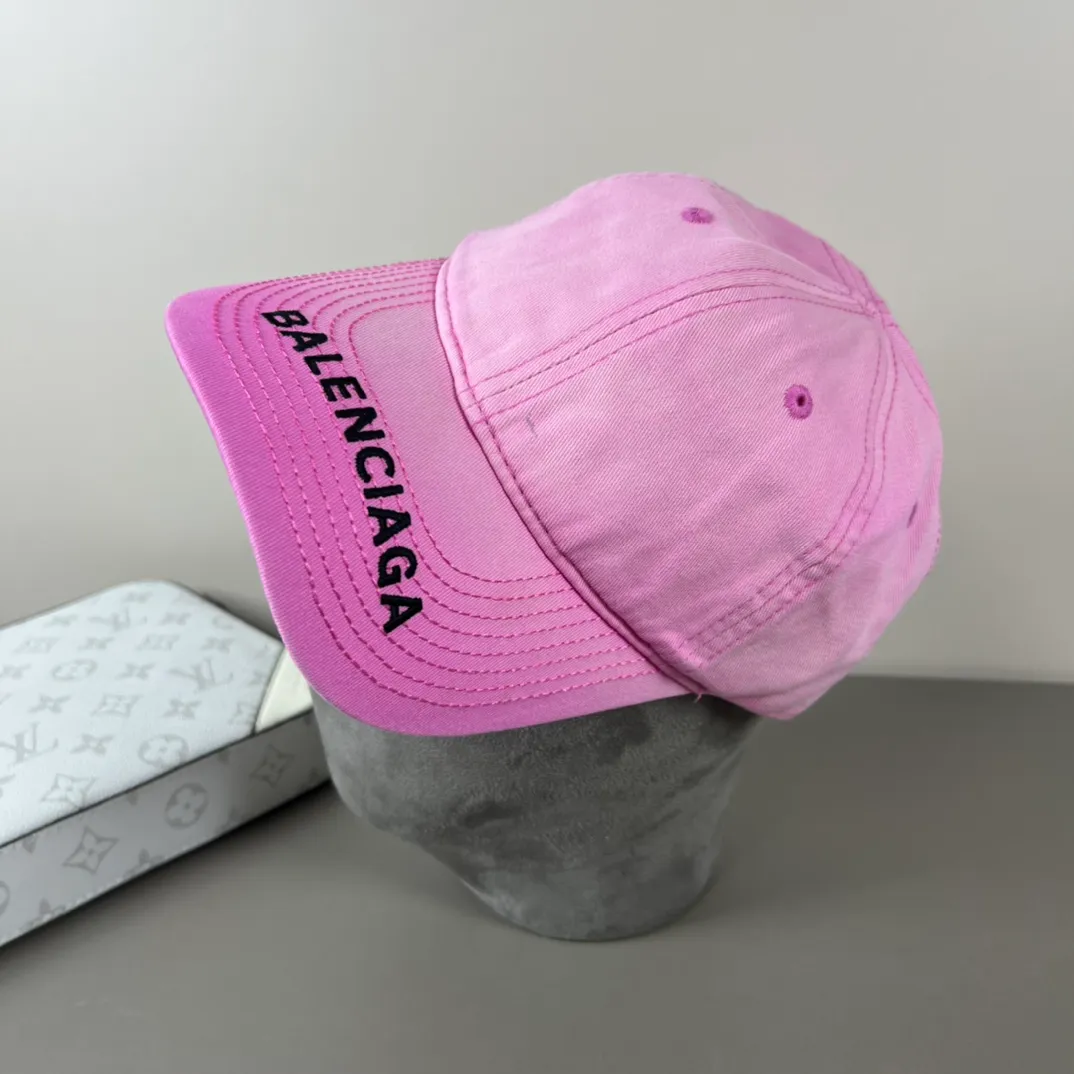 P56 Balenclaga official website new product Balenciaga new baseball cap ready for delivery in seconds🧢Simple, fashionable, super invincible and beautiful hat! Couple style! The advantages of the original product compared to other hats,