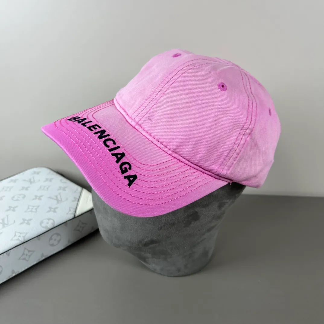 P56 Balenclaga official website new product Balenciaga new baseball cap ready for delivery in seconds🧢Simple, fashionable, super invincible and beautiful hat! Couple style! The advantages of the original product compared to other hats,